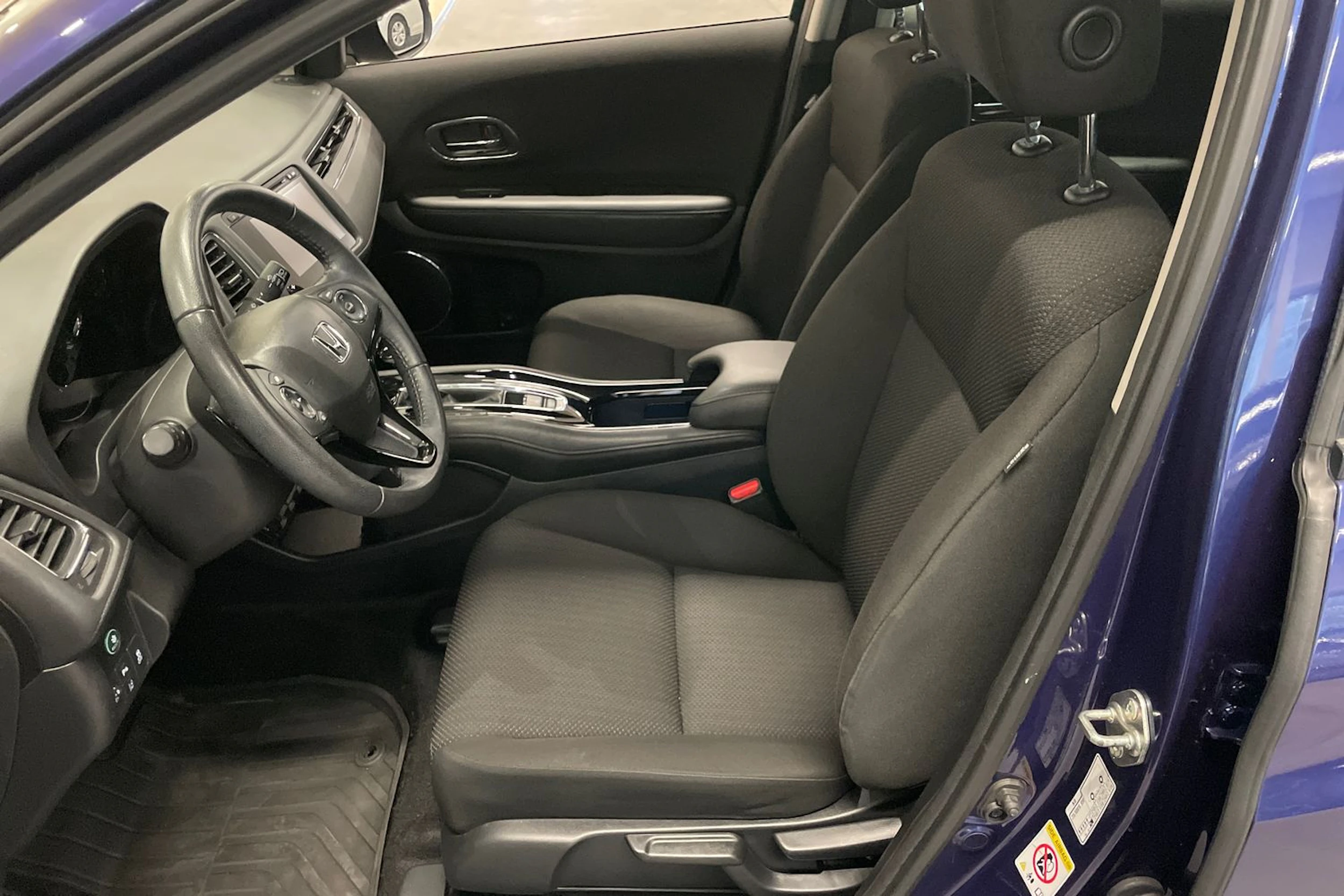 Sininen Honda HR-V 2016 kuva 22.