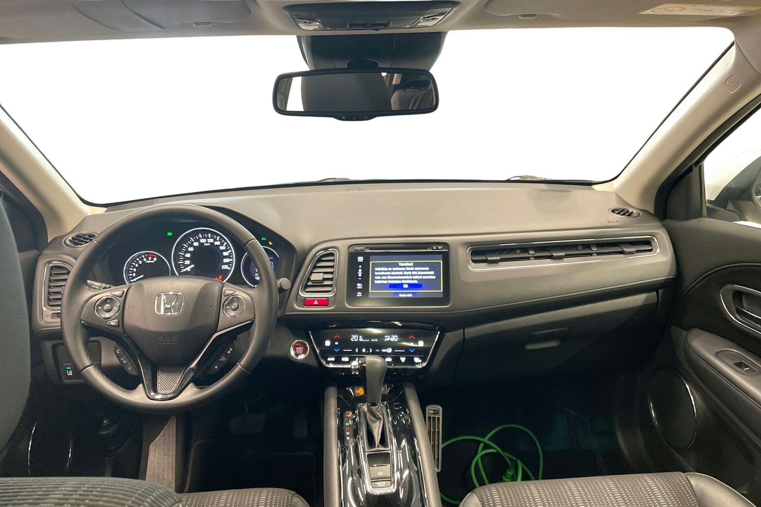 Valkoinen Honda HR-V 2017 kuva 9.
