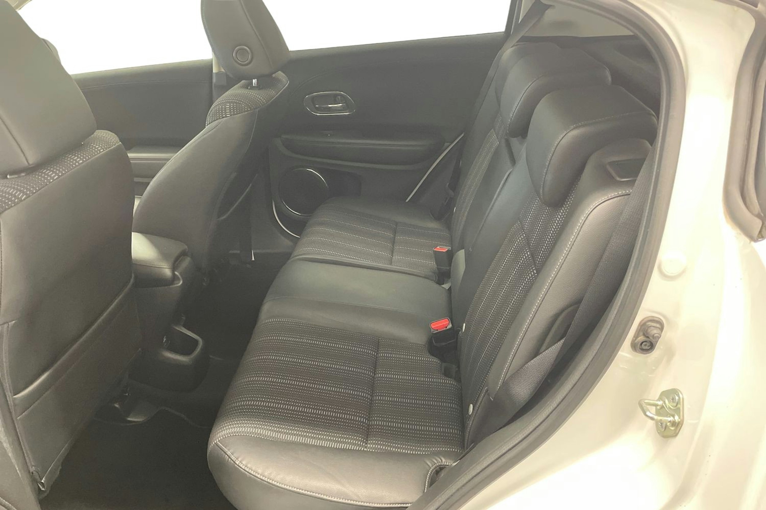 Valkoinen Honda HR-V 2017 kuva 10.