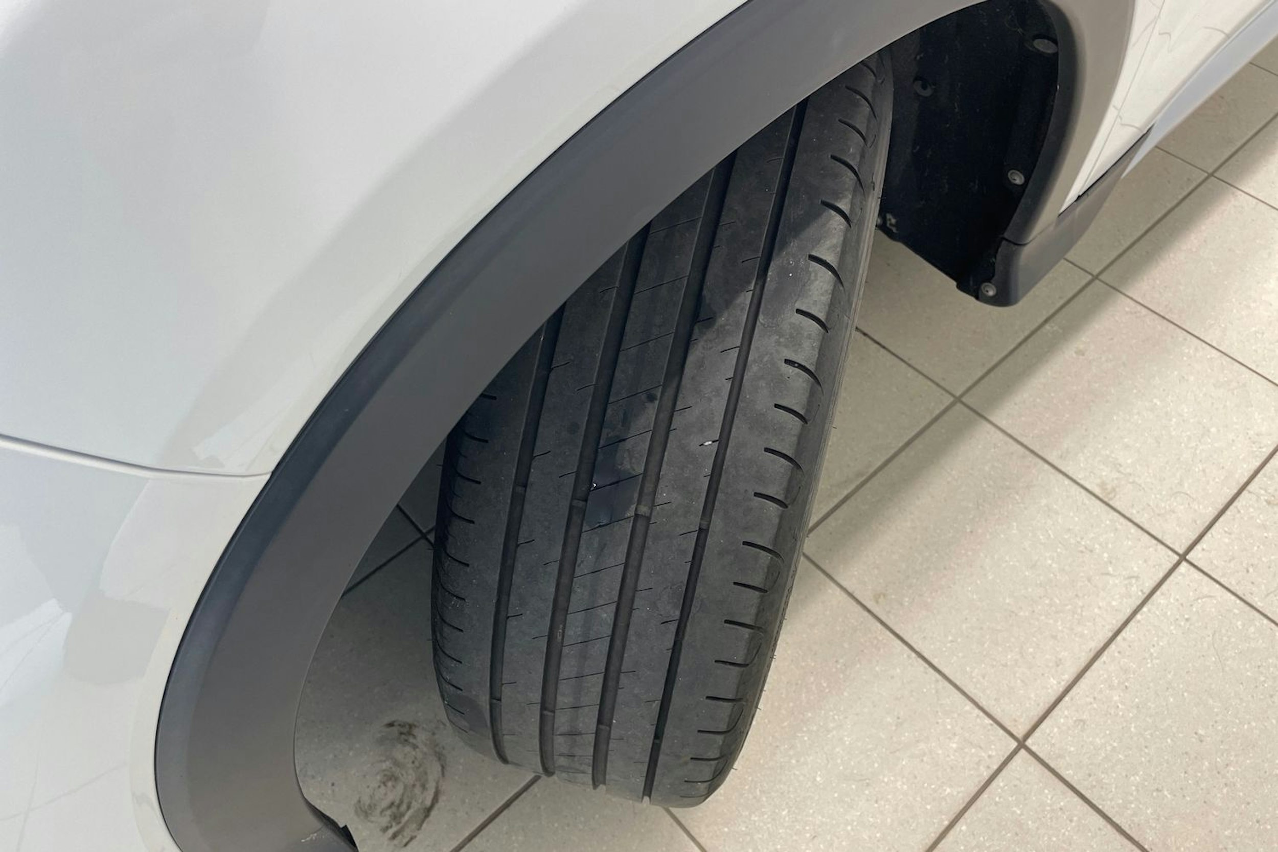 Valkoinen Honda HR-V 2017 kuva 13.