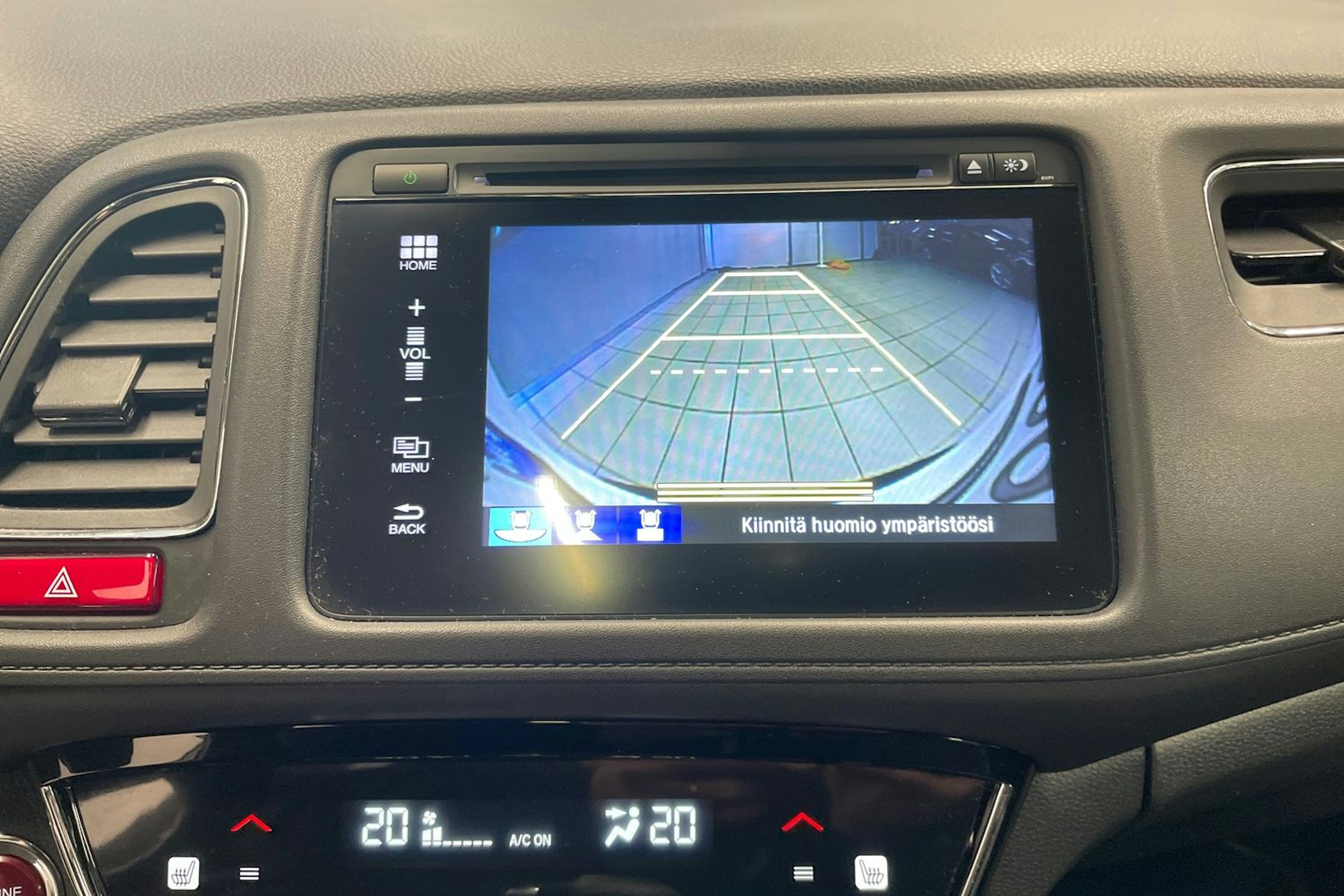 Valkoinen Honda HR-V 2017 kuva 19.