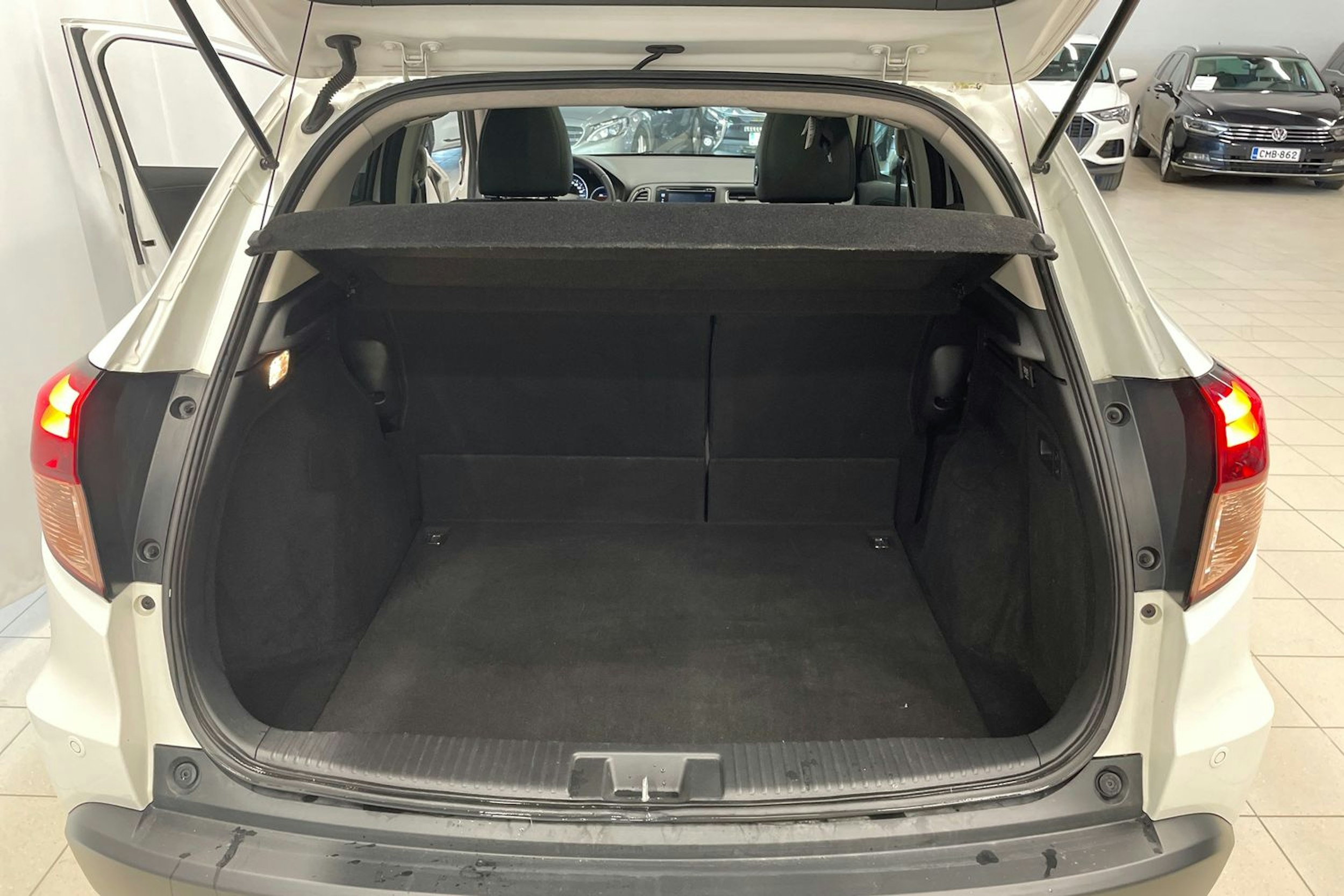 Valkoinen Honda HR-V 2017 kuva 22.