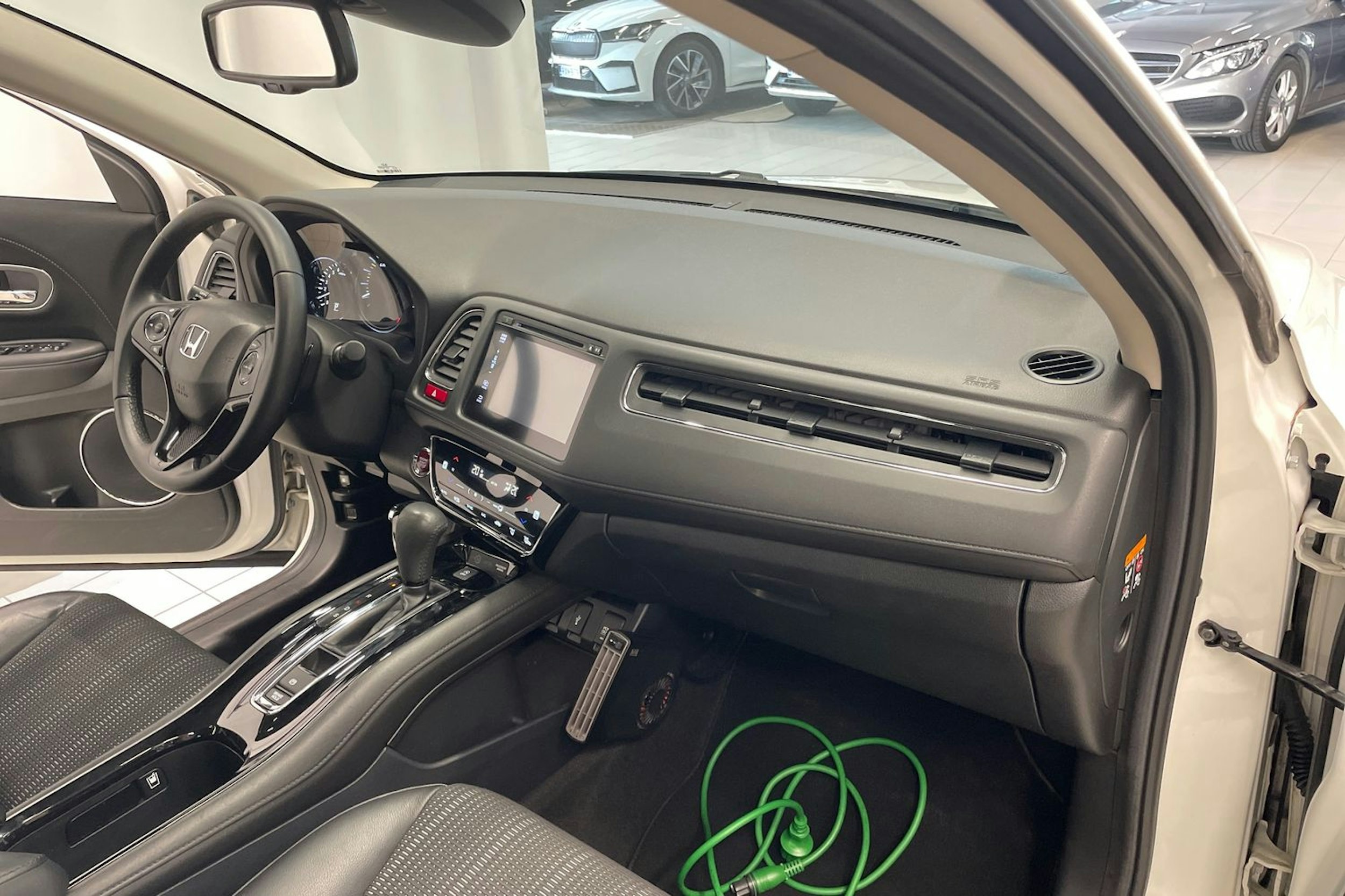 Valkoinen Honda HR-V 2017 kuva 23.