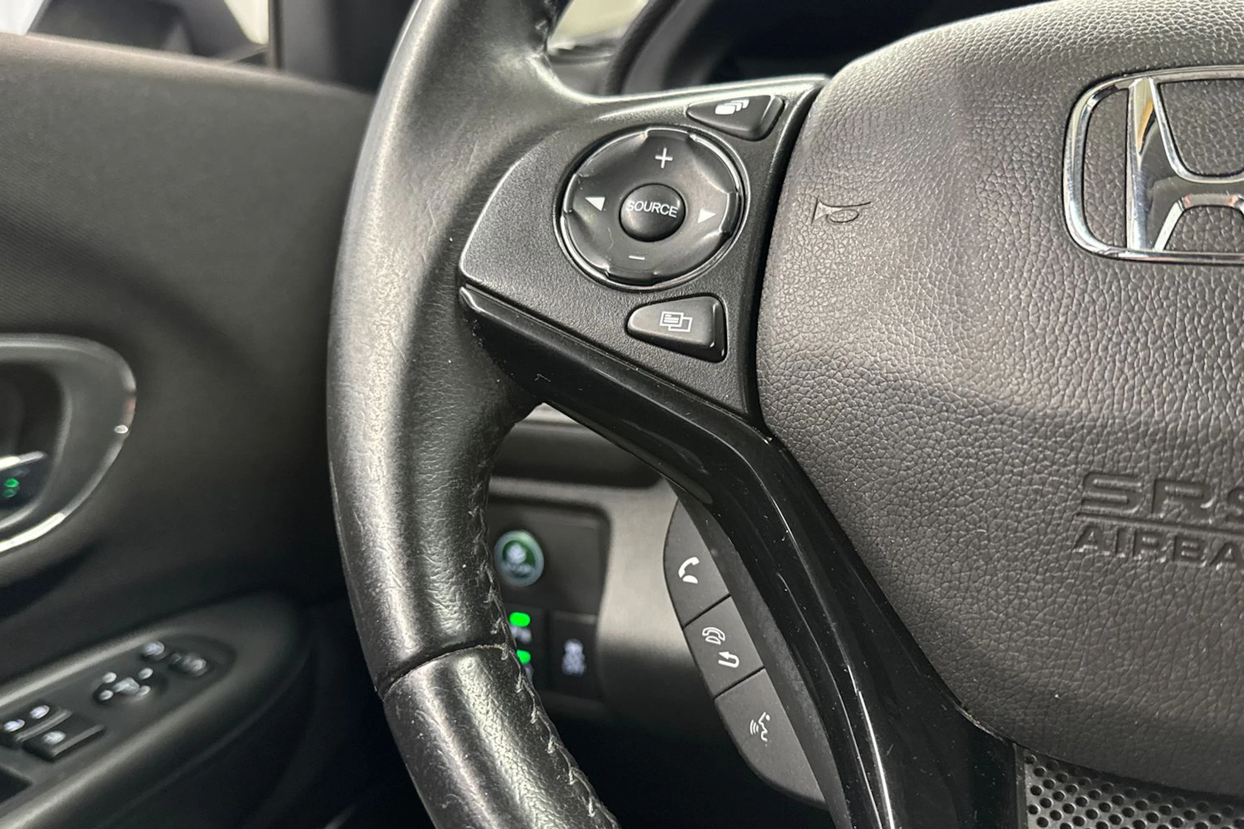 valkoinen Honda HR-V 2018 kuva 18.