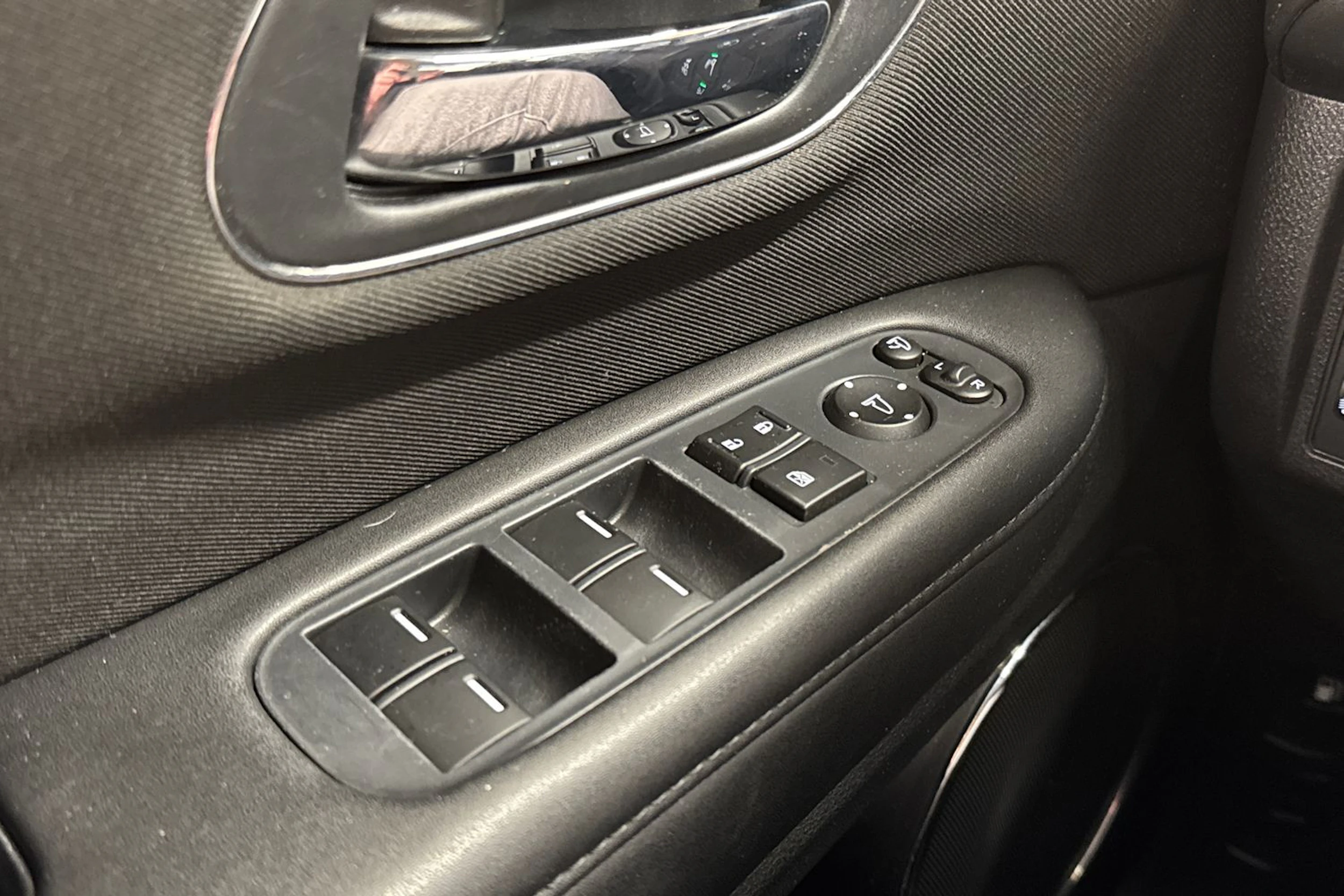 valkoinen Honda HR-V 2018 kuva 22.