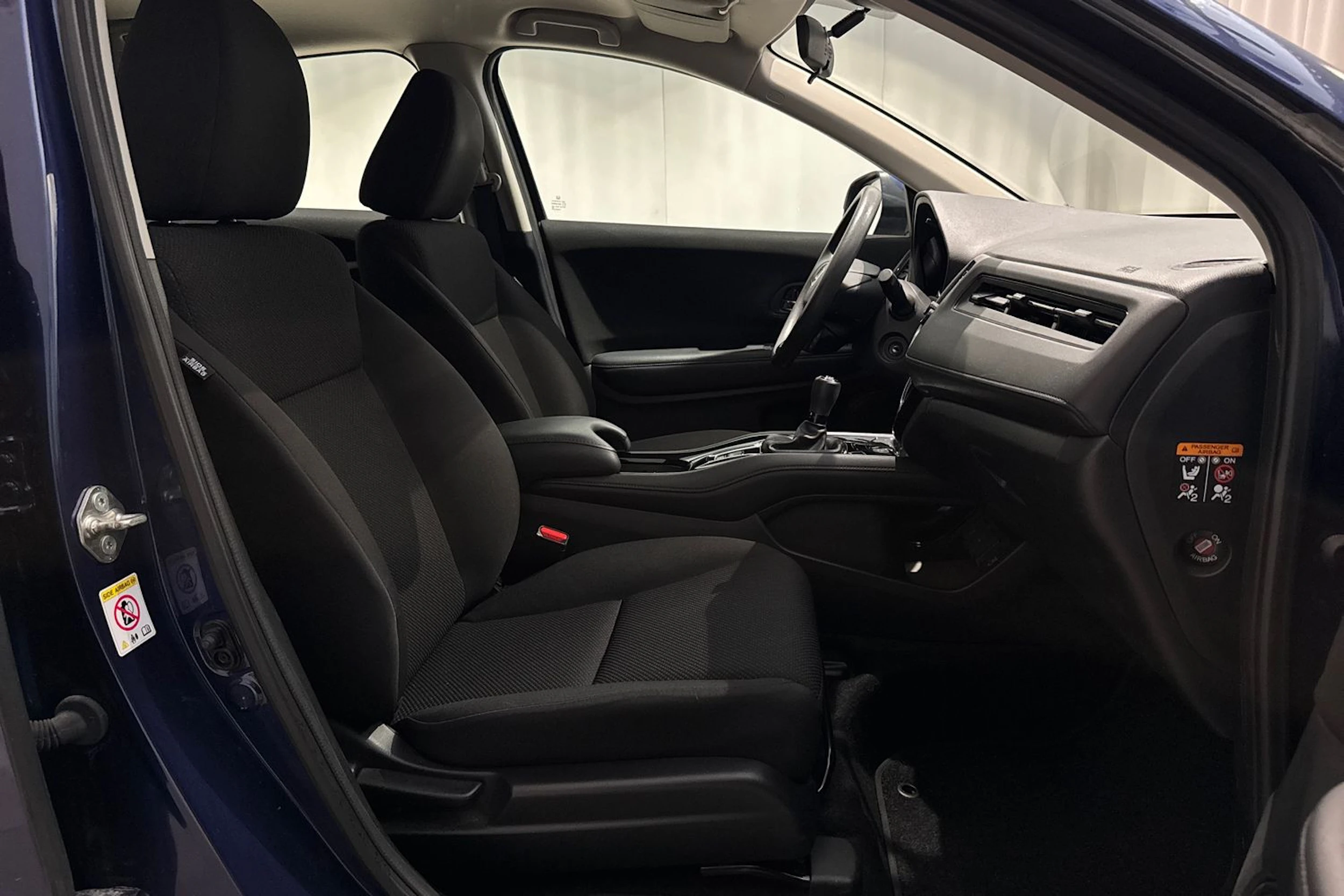 sininen Honda HR-V 2018 kuva 13.