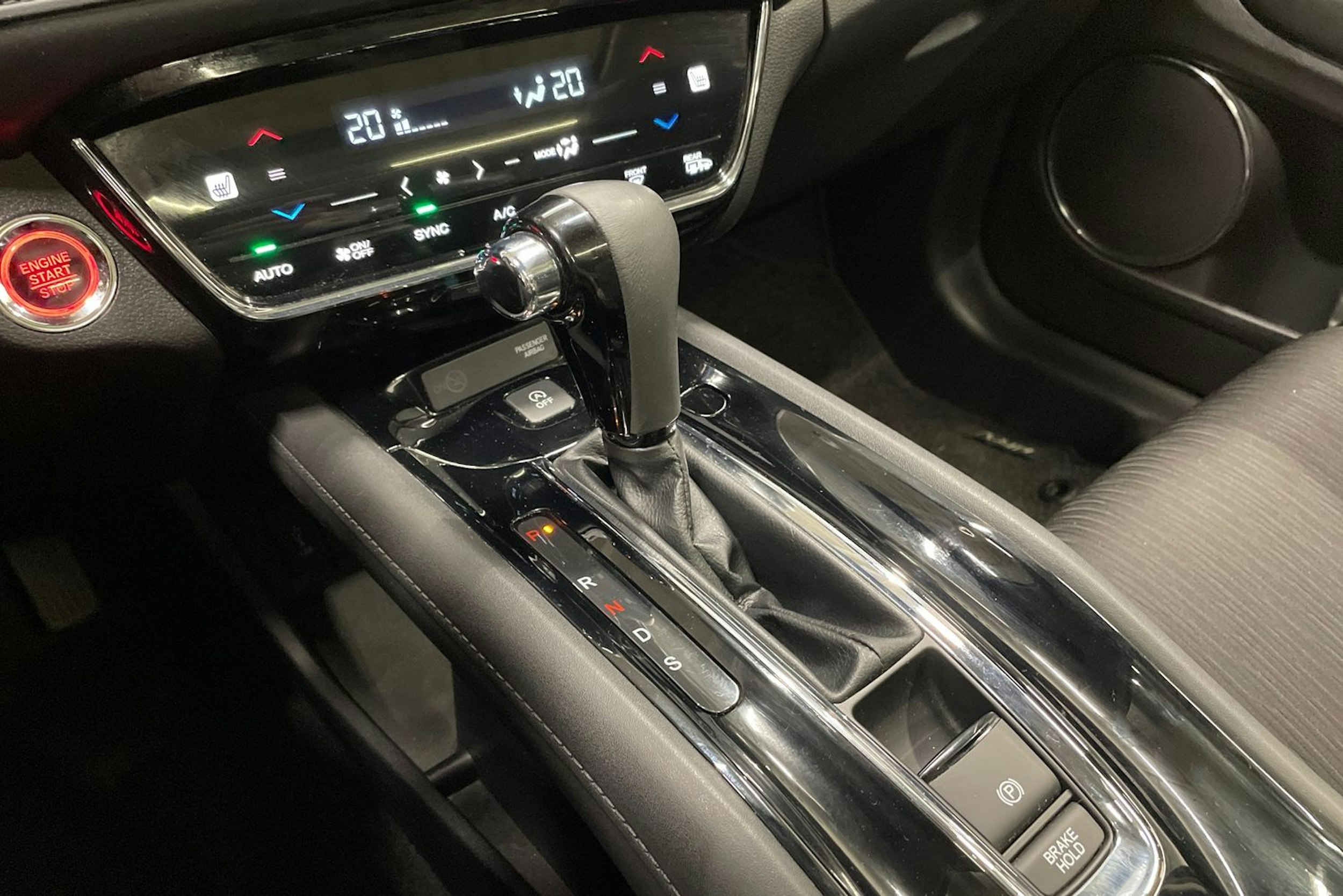 musta Honda HR-V 2019 kuva 17.