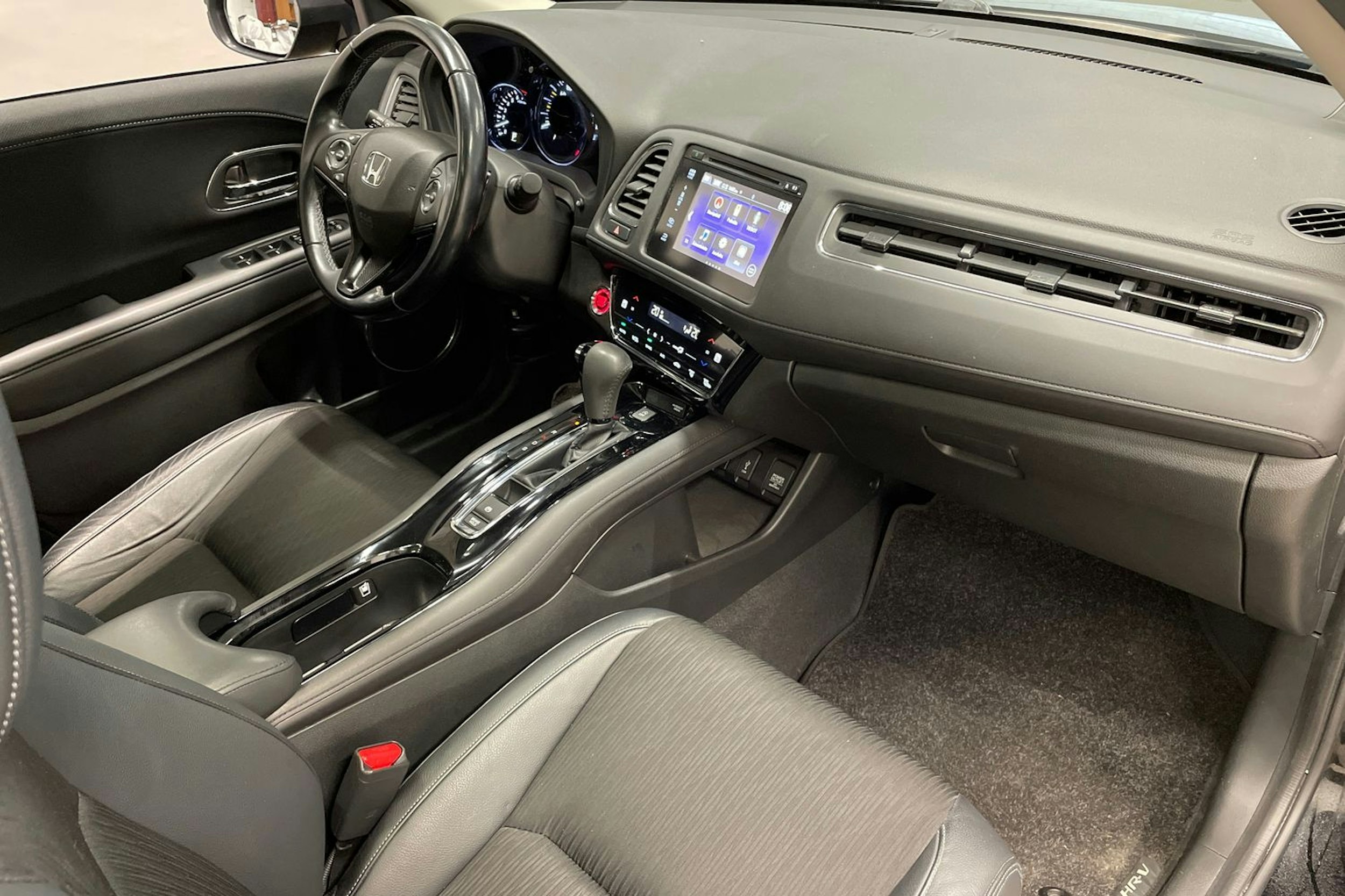 musta Honda HR-V 2019 kuva 27.