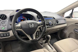 Punainen Honda Insight 2010 kuva 6.
