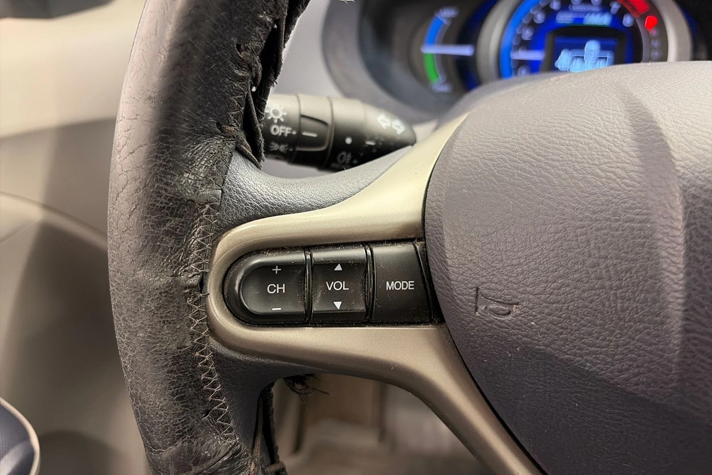 Punainen Honda Insight 2010 kuva 13.