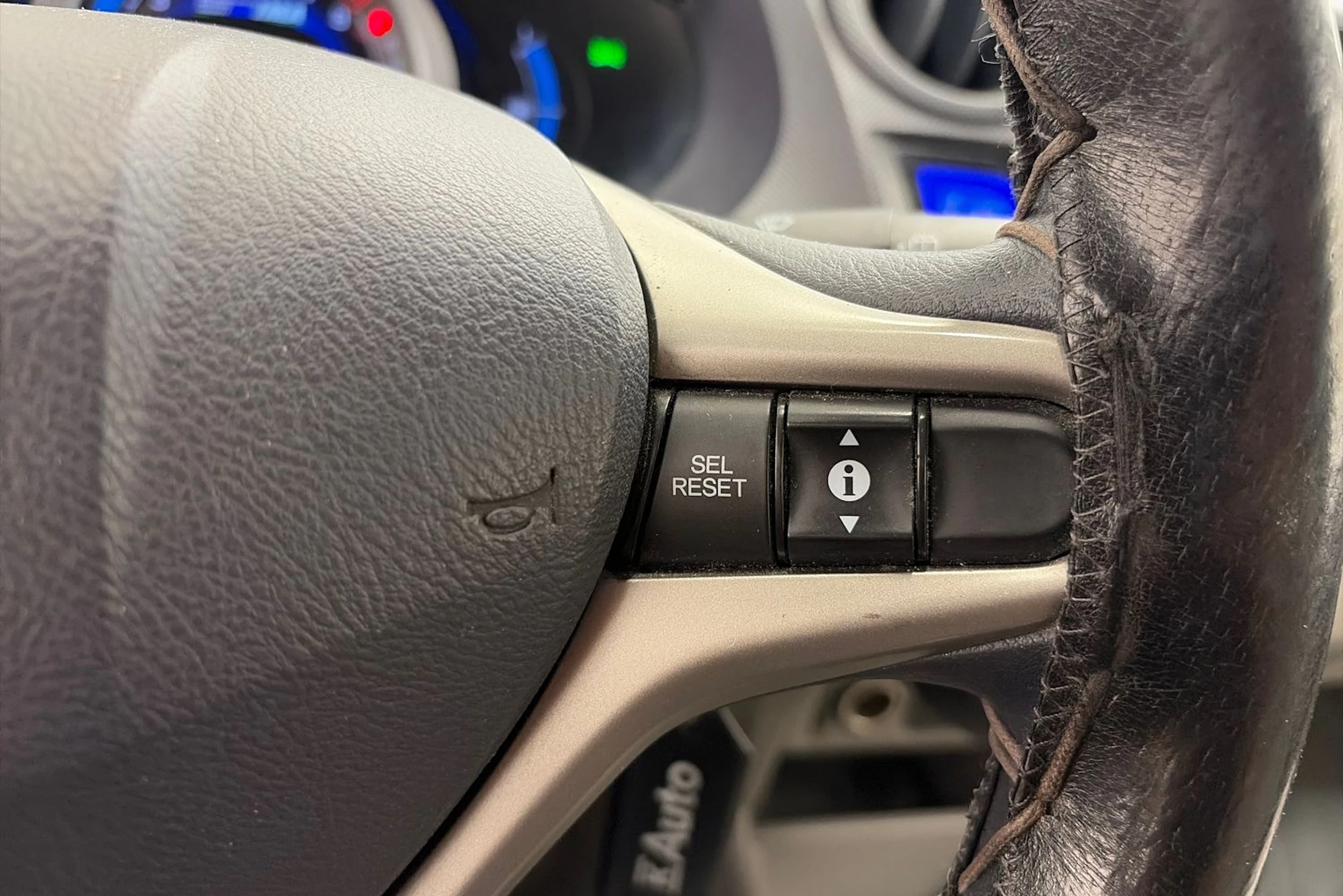 Punainen Honda Insight 2010 kuva 14.