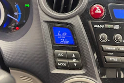 Punainen Honda Insight 2010 kuva 16.