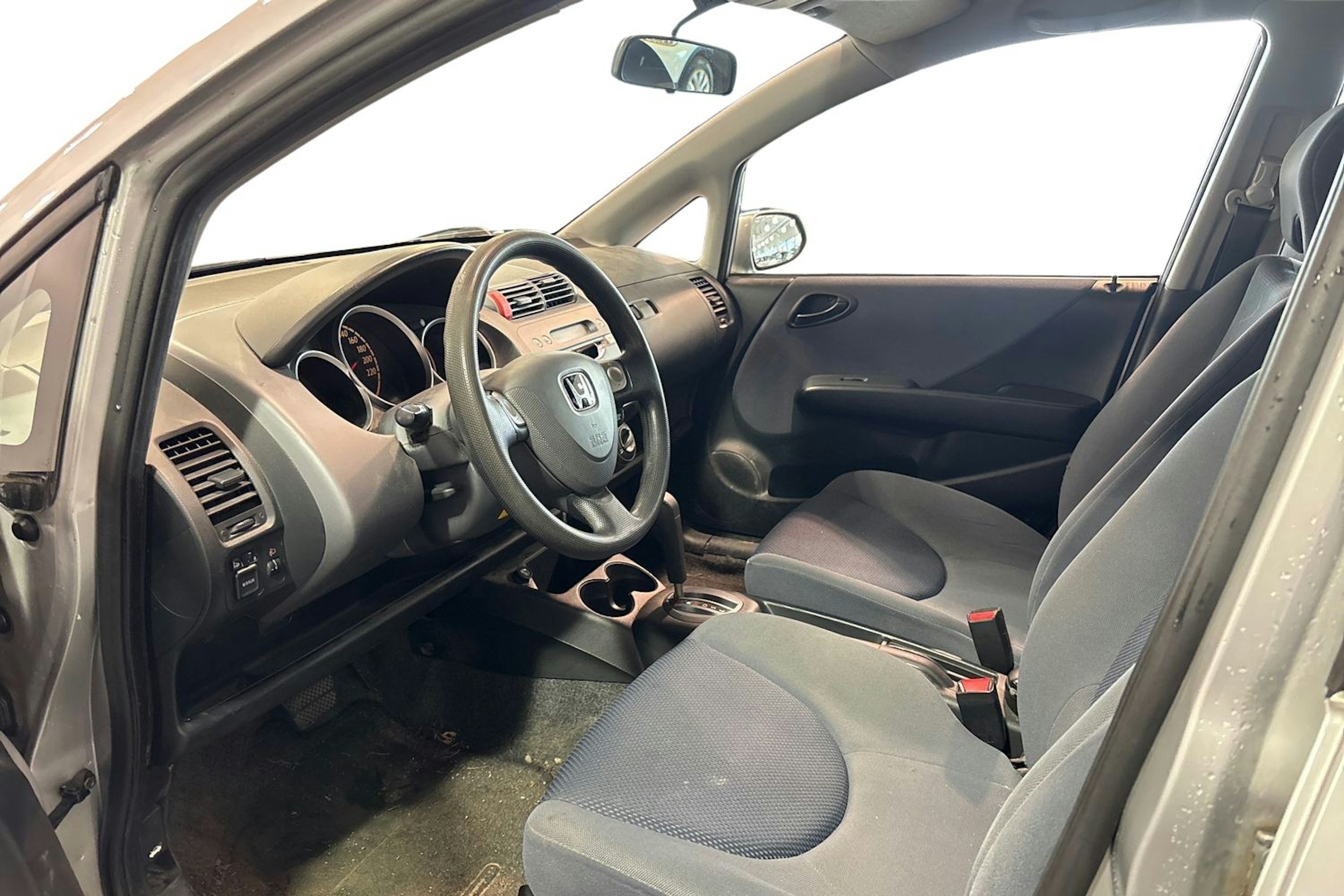 harmaa Honda Jazz 2003 kuva 7.