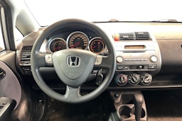 harmaa Honda Jazz 2003 kuva 9.