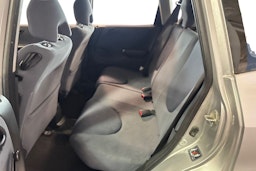 harmaa Honda Jazz 2003 kuva 10.