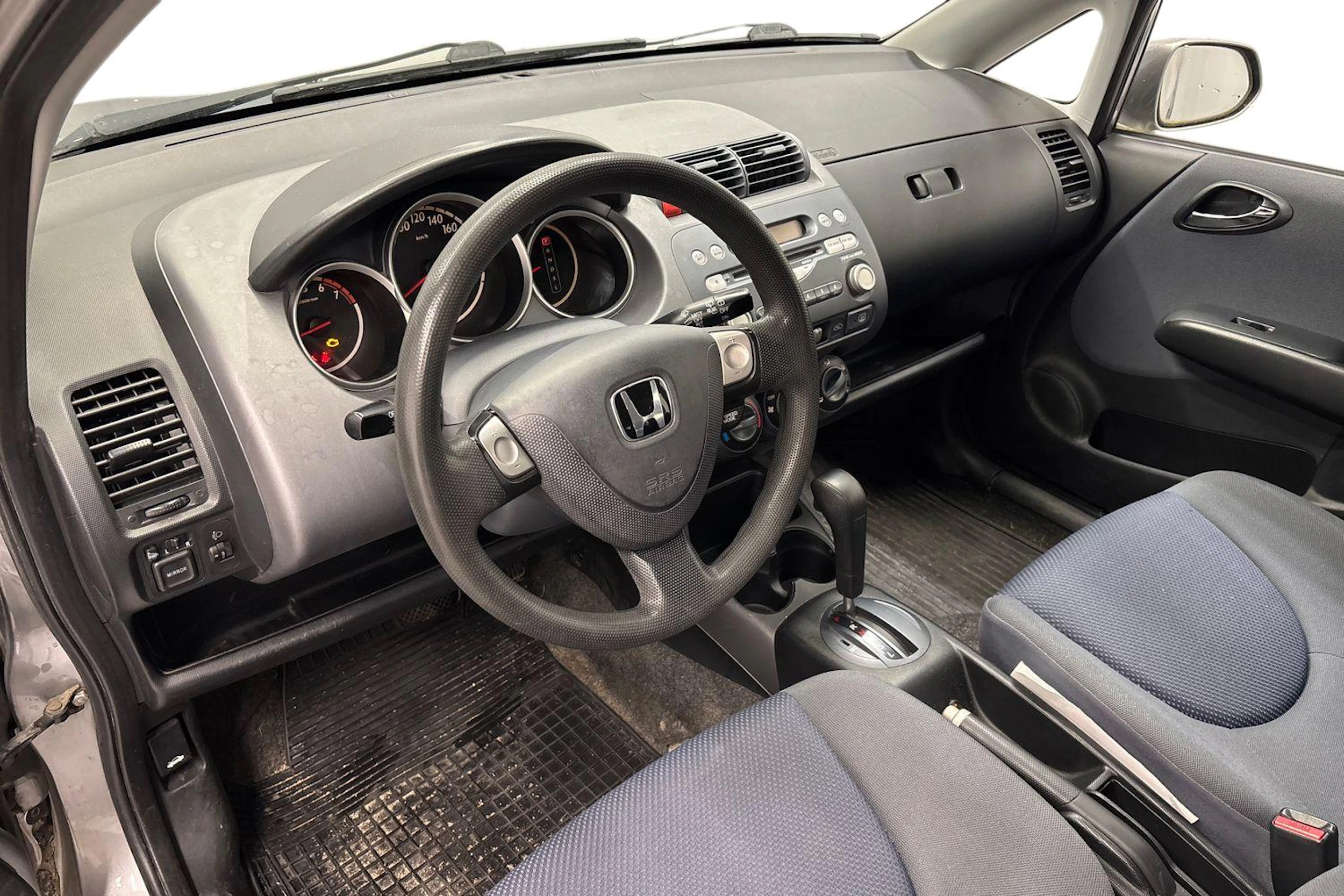 harmaa Honda Jazz 2004 kuva 6.