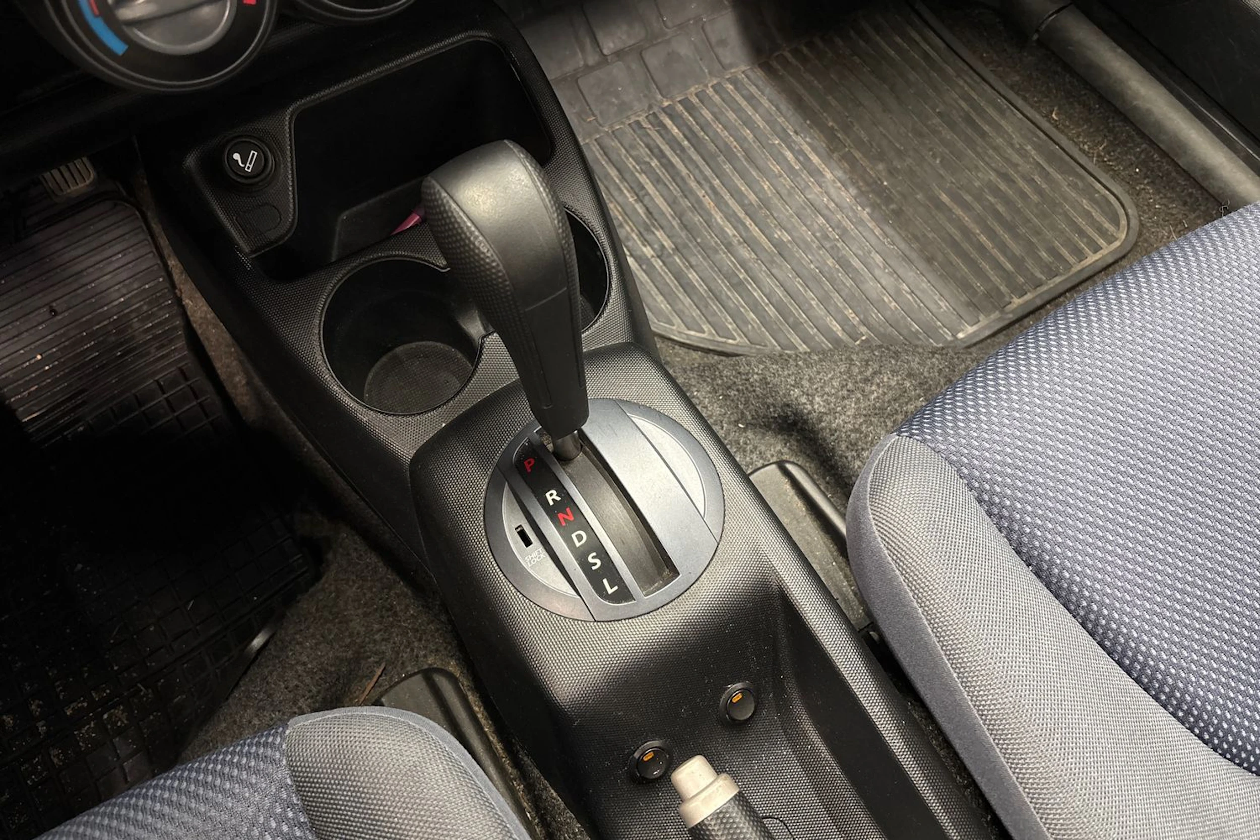 harmaa Honda Jazz 2004 kuva 25.