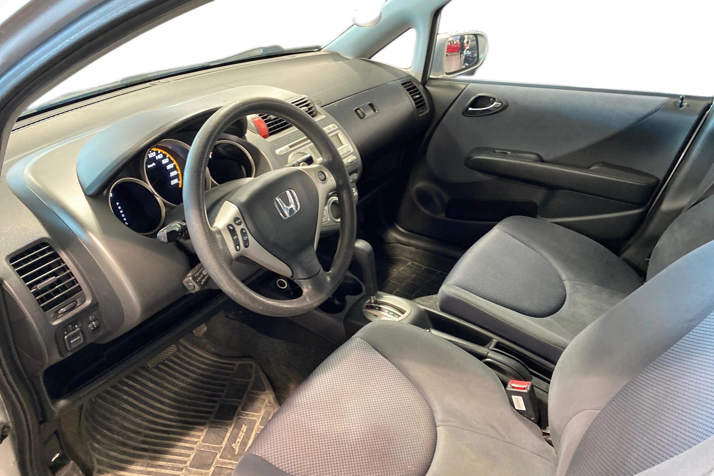 harmaa Honda Jazz 2008 kuva 8.