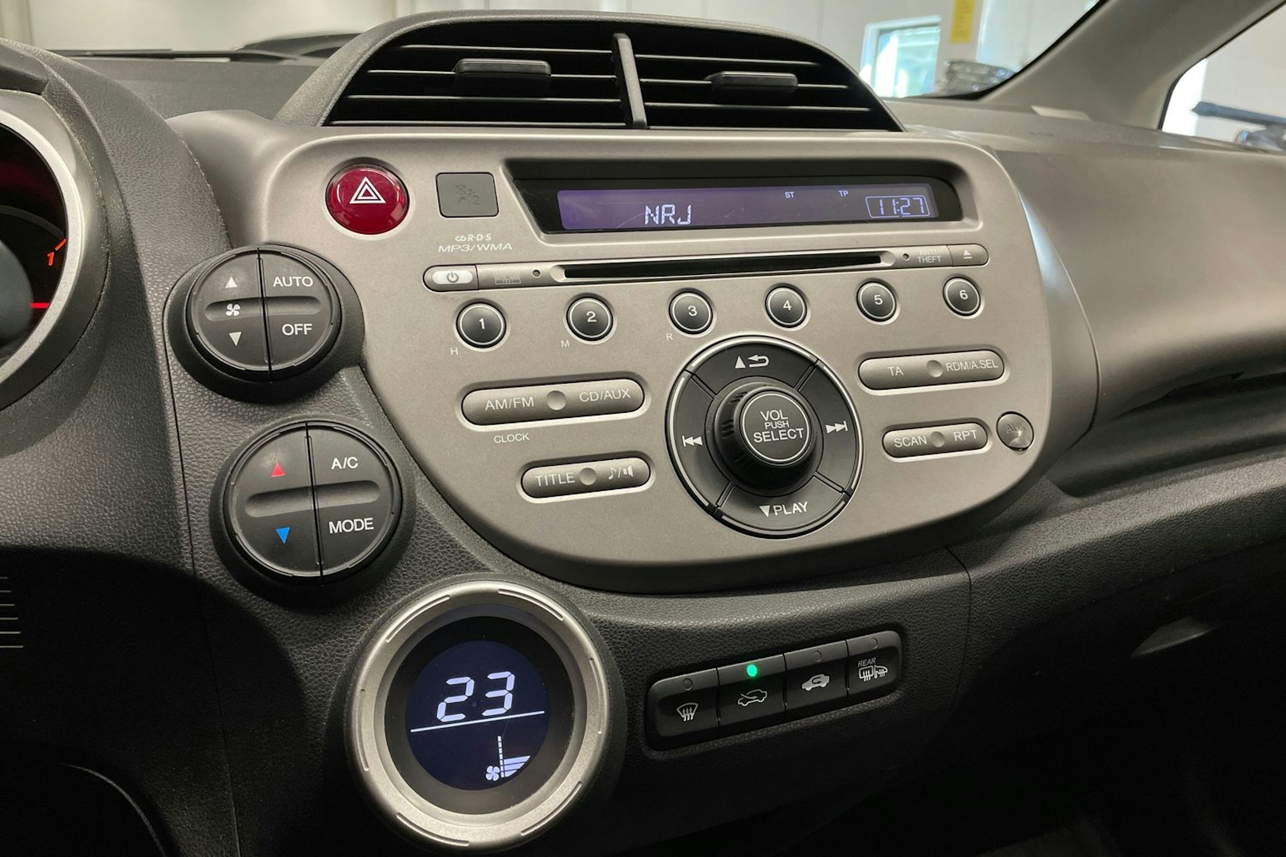 Sininen Honda JAZZ 2009 kuva 16.