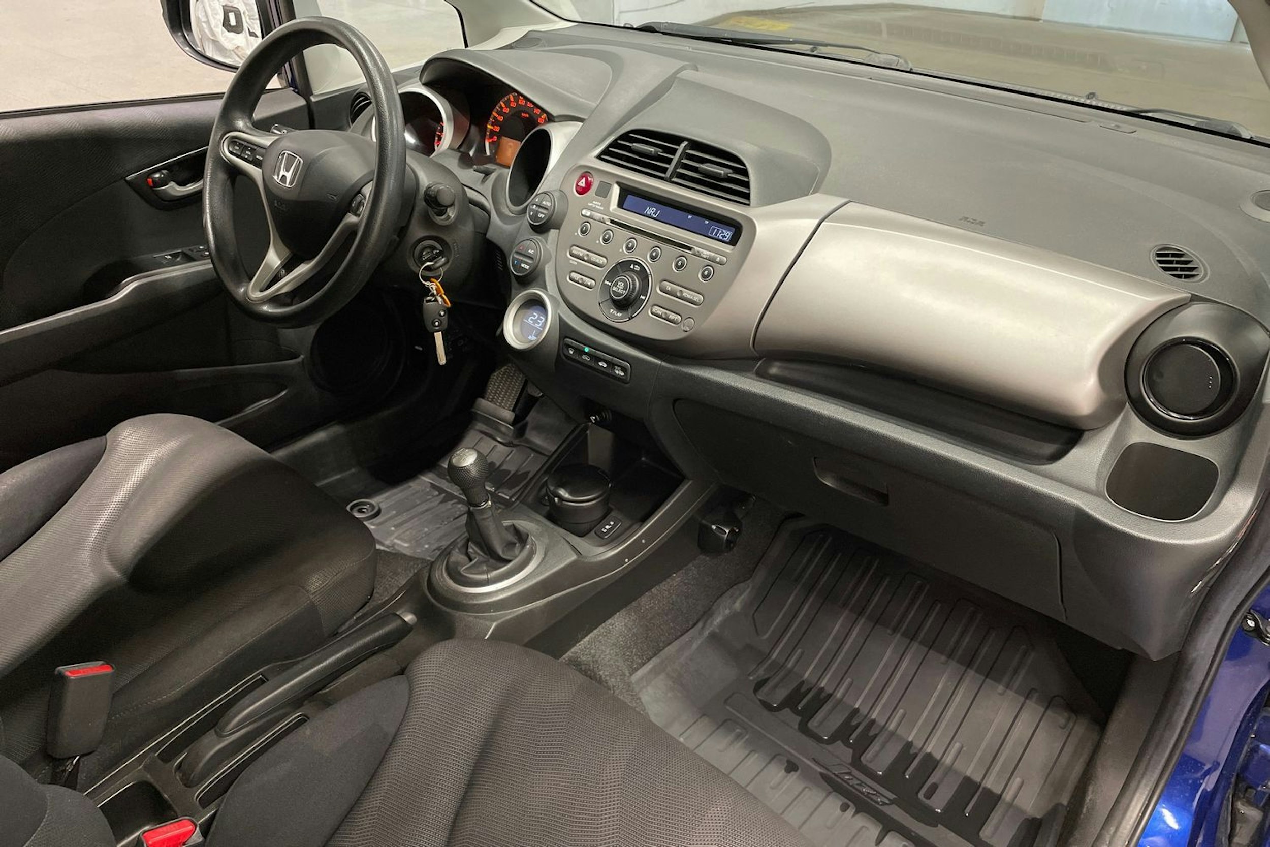 Sininen Honda JAZZ 2009 kuva 24.