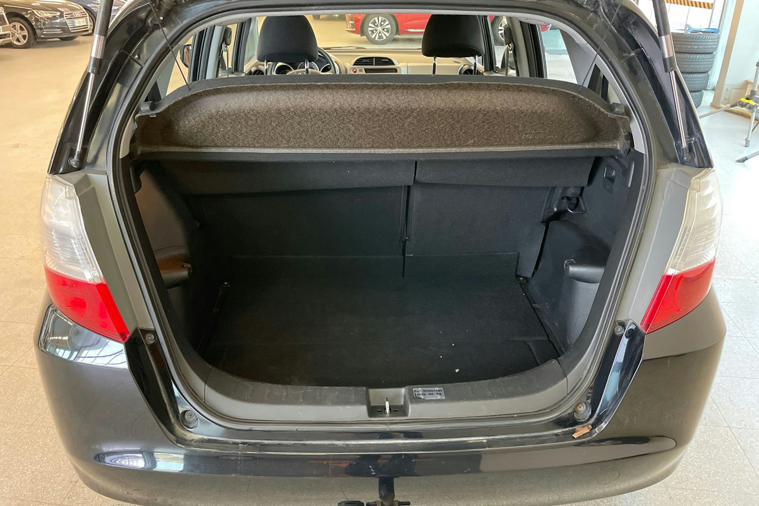 musta Honda Jazz 2009 kuva 20.