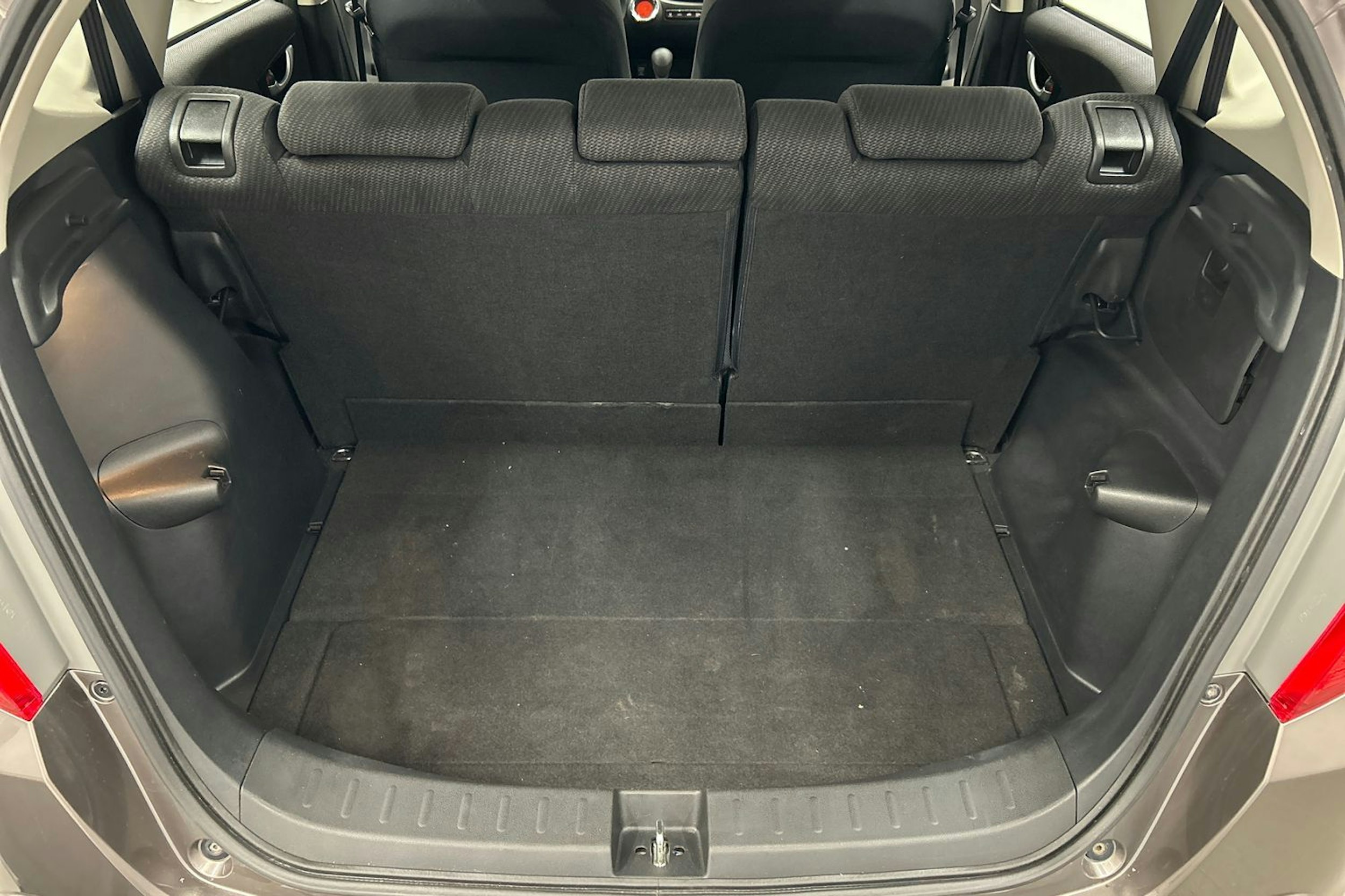ruskea (beige) Honda Jazz 2011 kuva 16.