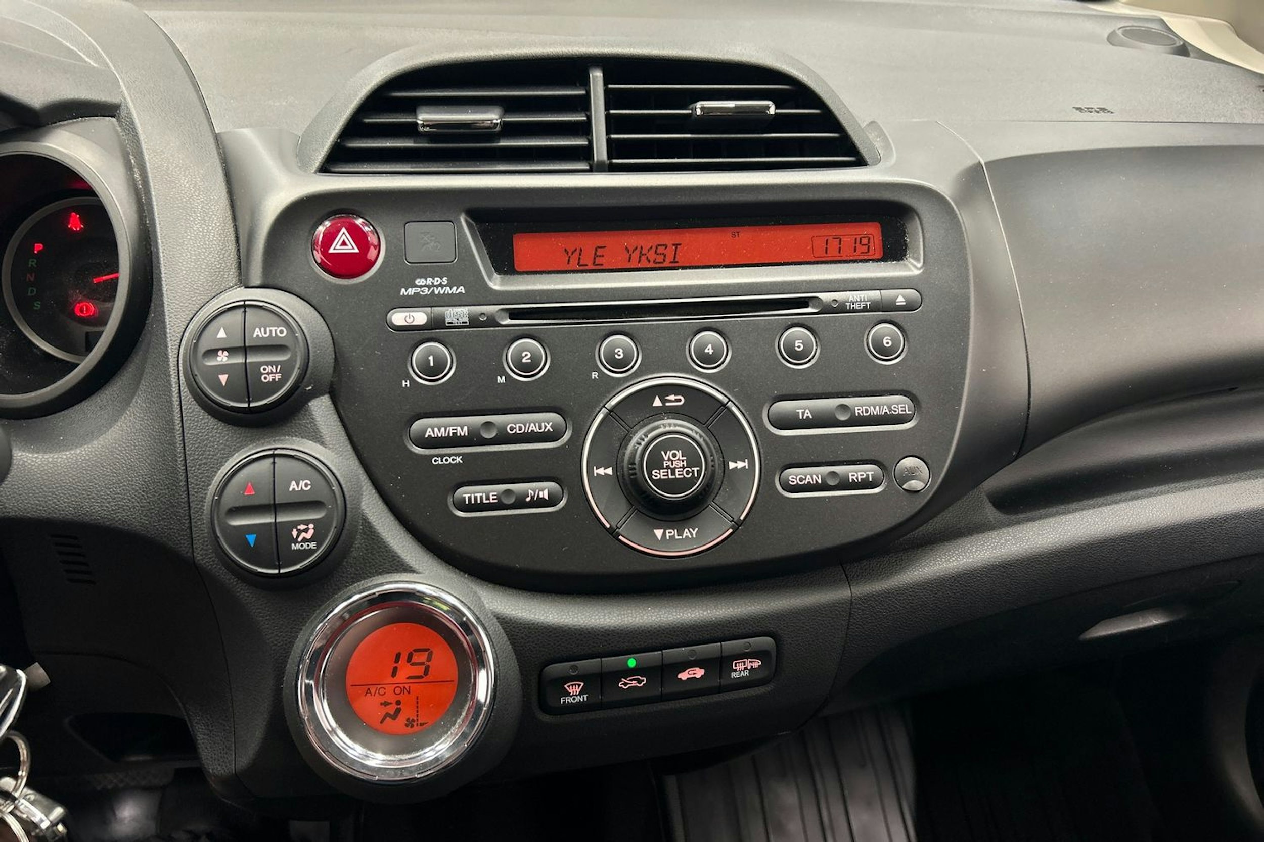 ruskea (beige) Honda Jazz 2011 kuva 21.