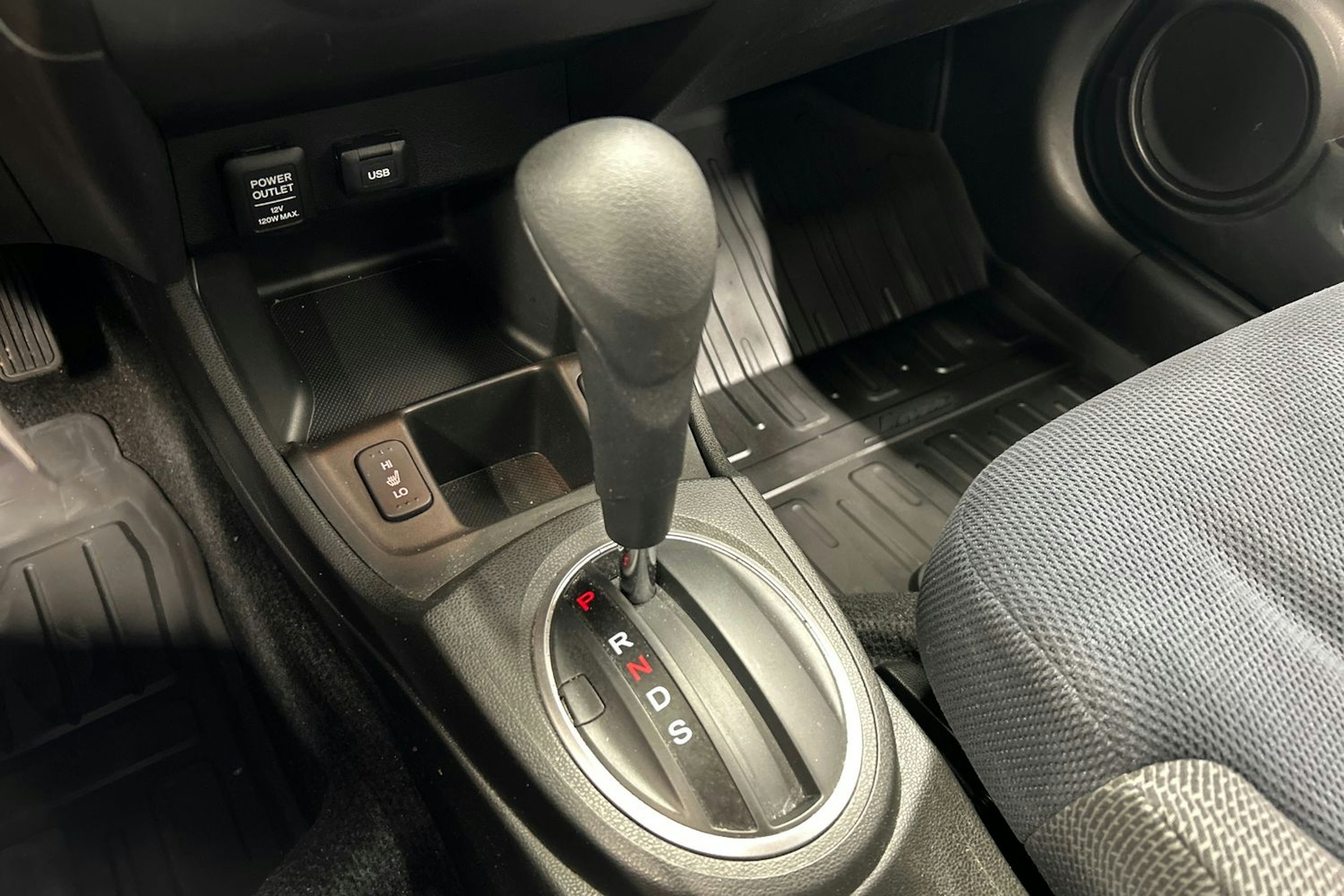 ruskea (beige) Honda Jazz 2011 kuva 22.