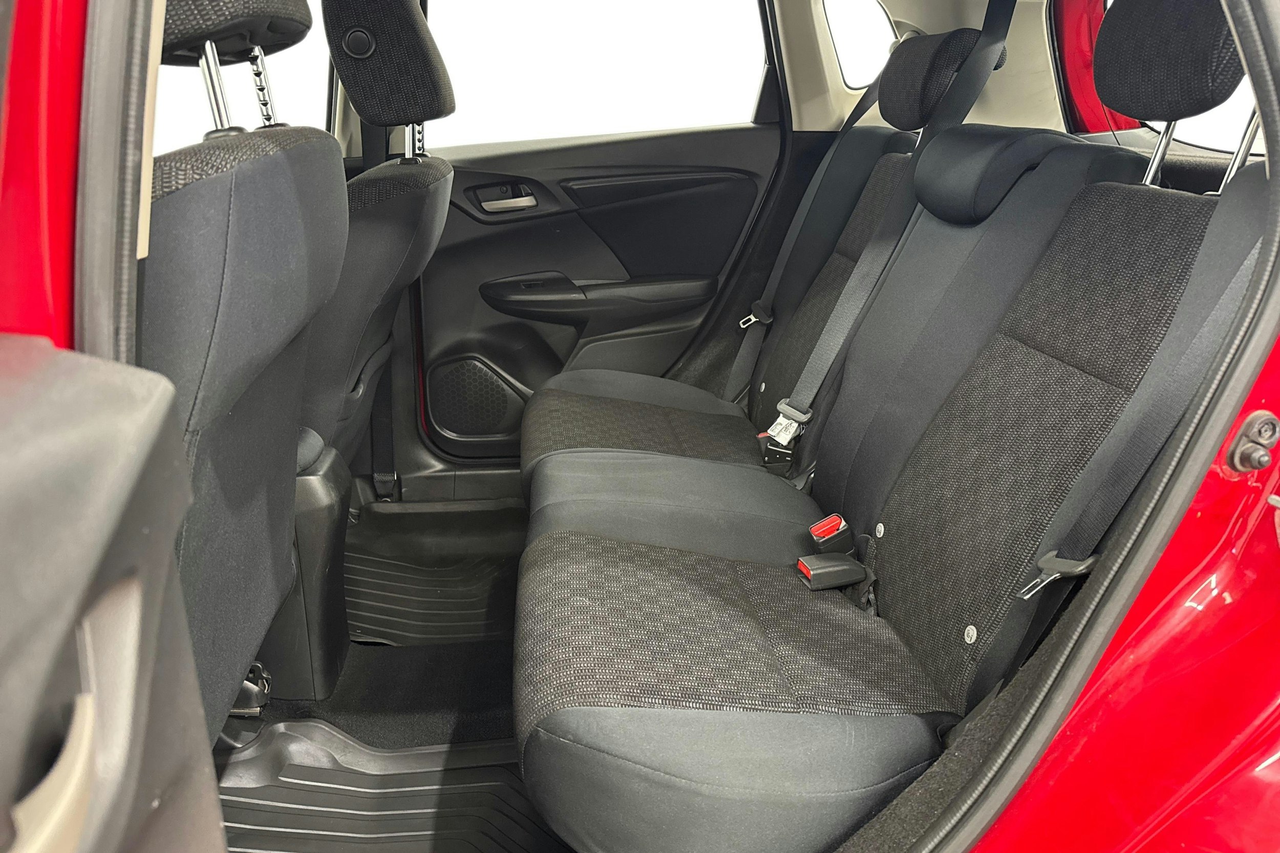 punainen Honda Jazz 2016 kuva 11.