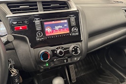 punainen Honda Jazz 2016 kuva 18.