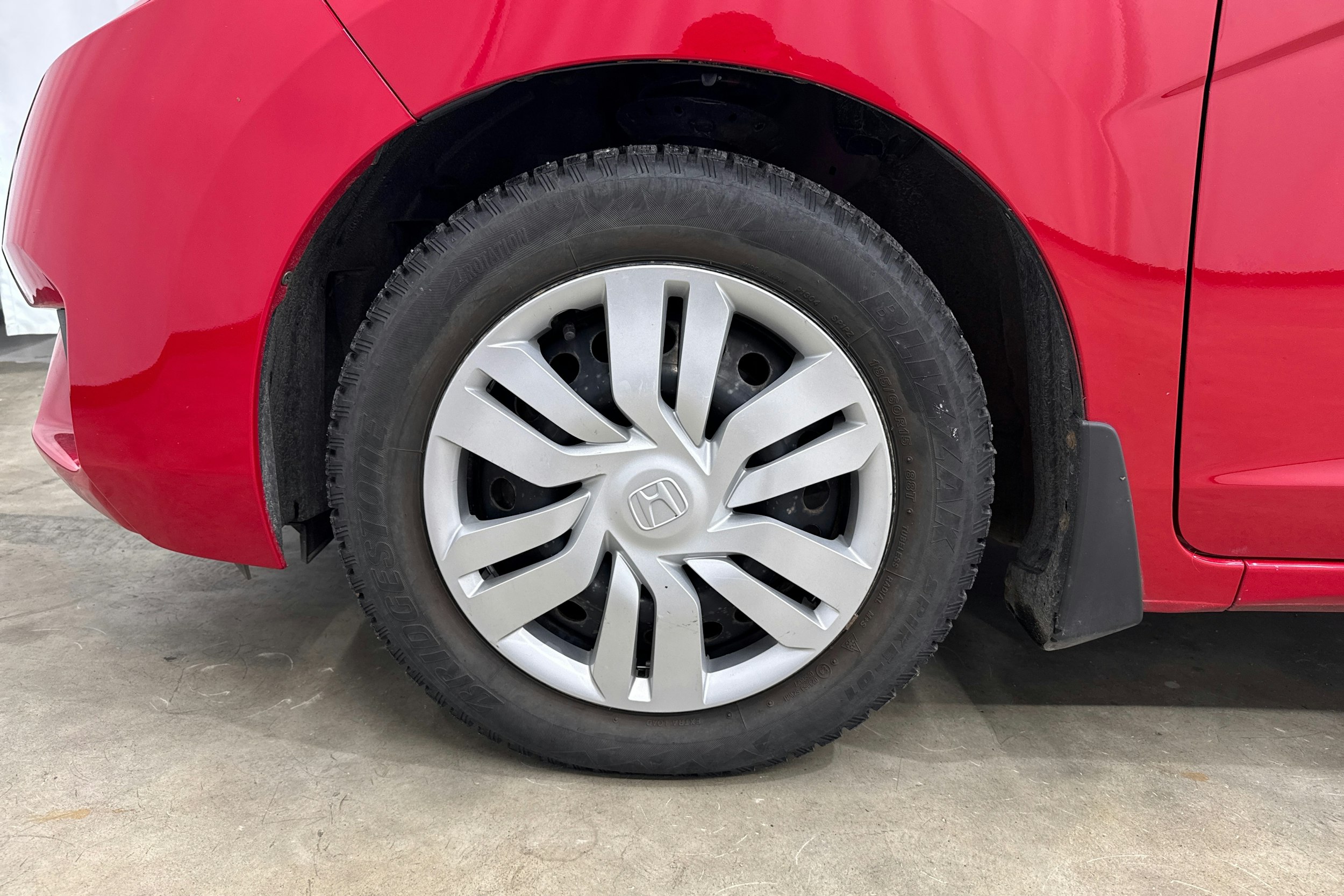 punainen Honda Jazz 2016 kuva 21.