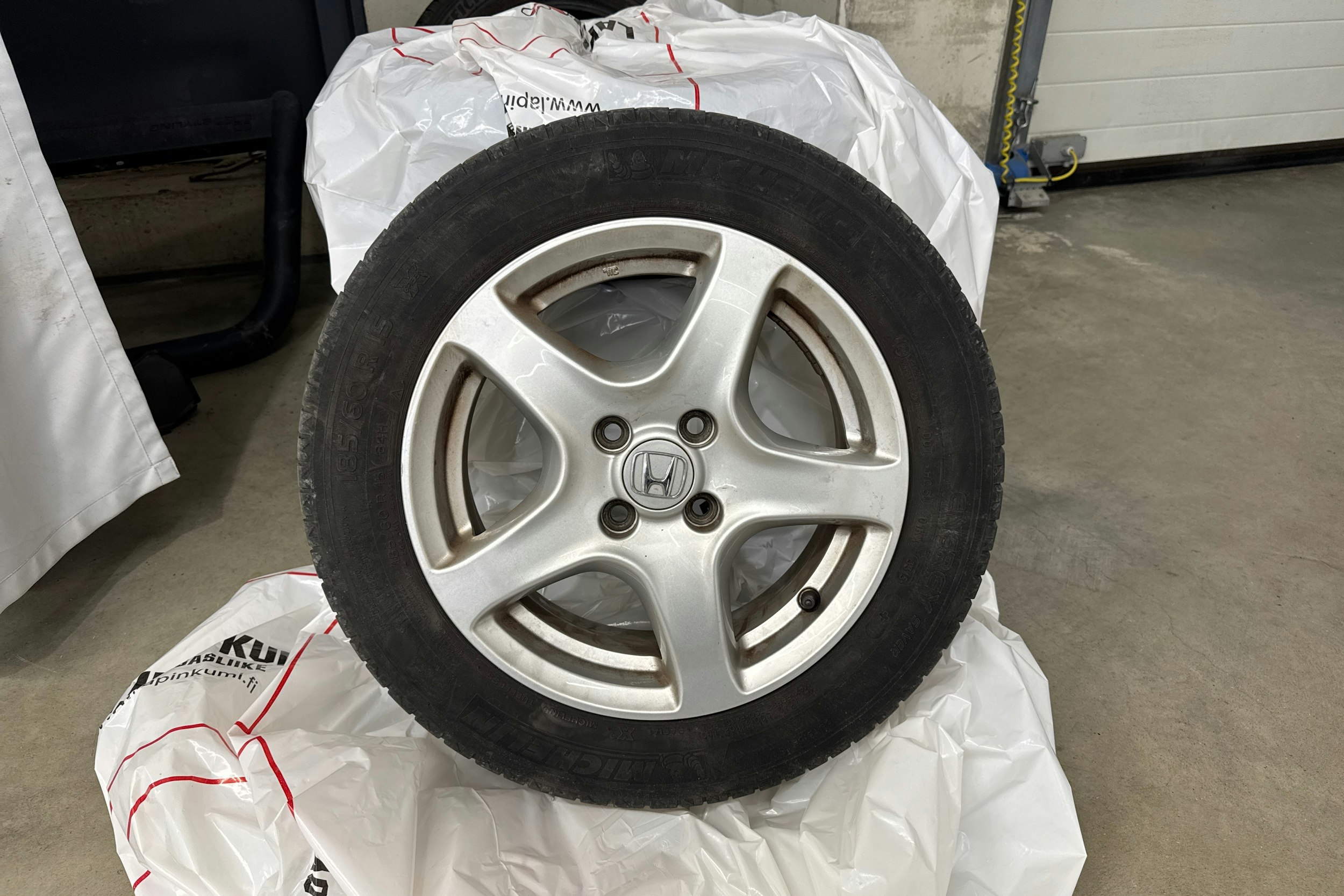 punainen Honda Jazz 2016 kuva 22.