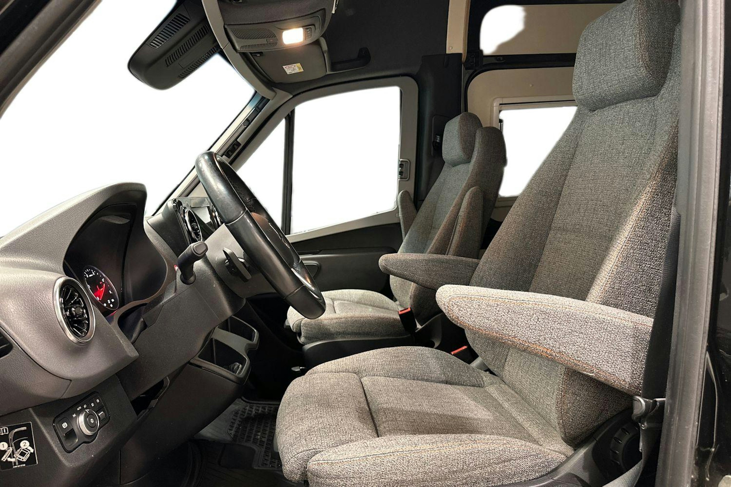 Musta HYMER Grand Canyon S Cross Over 2024 kuva 10.