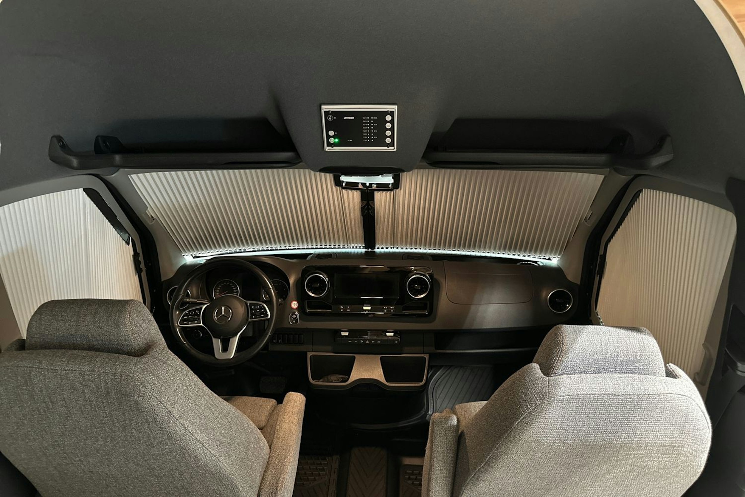 Musta HYMER Grand Canyon S Cross Over 2024 kuva 22.