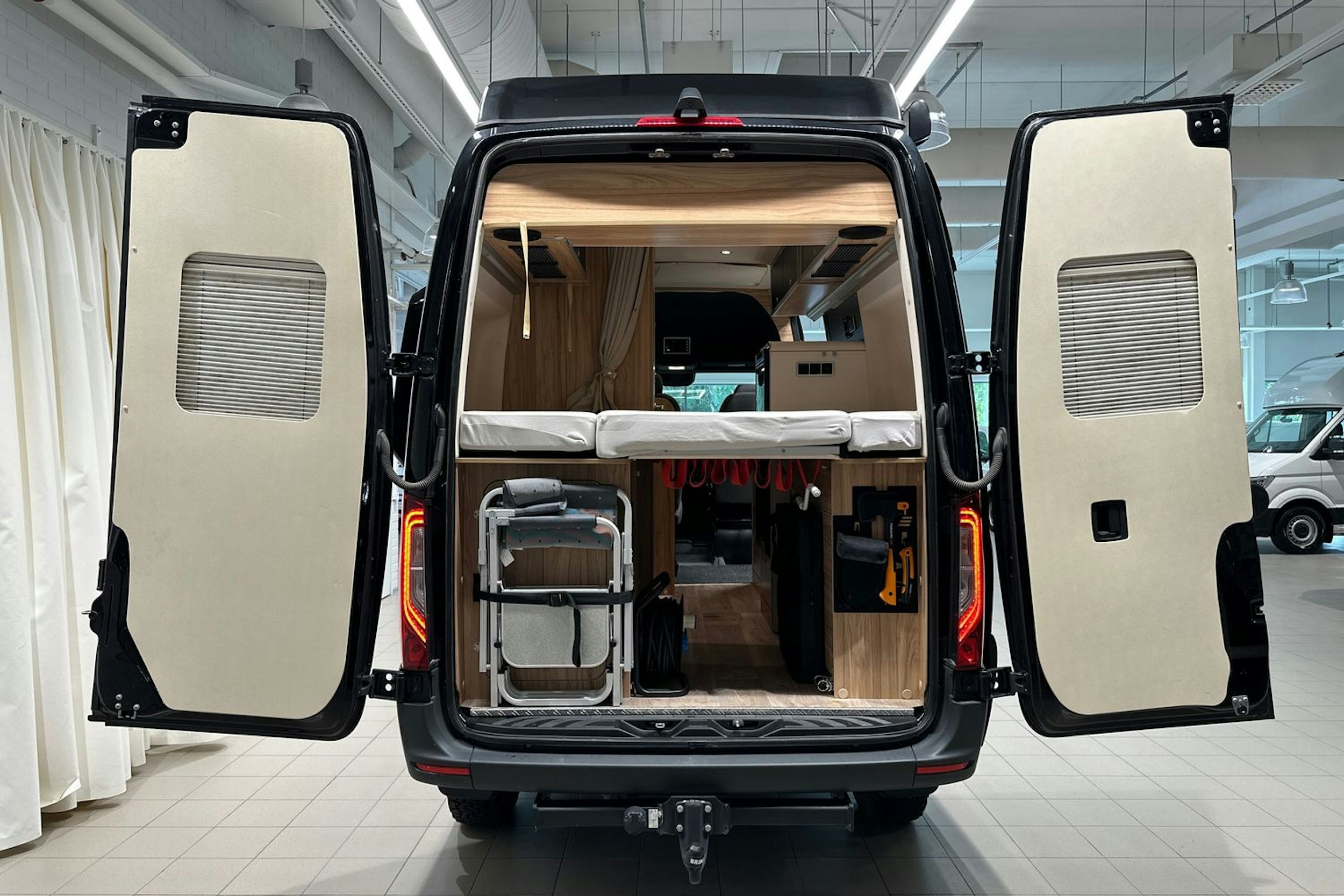 Musta HYMER Grand Canyon S Cross Over 2024 kuva 32.