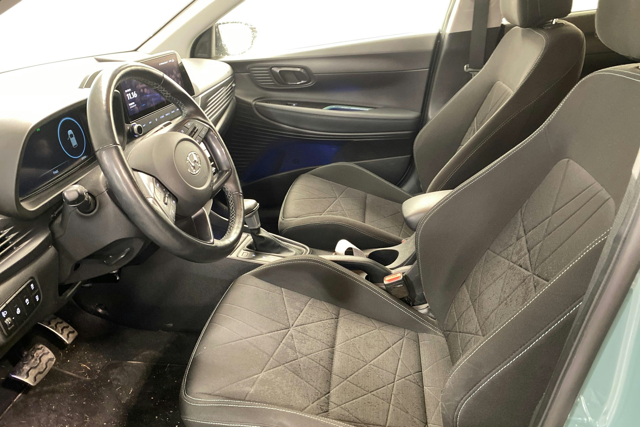 Punainen Hyundai Bayon 2022 kuva 3.