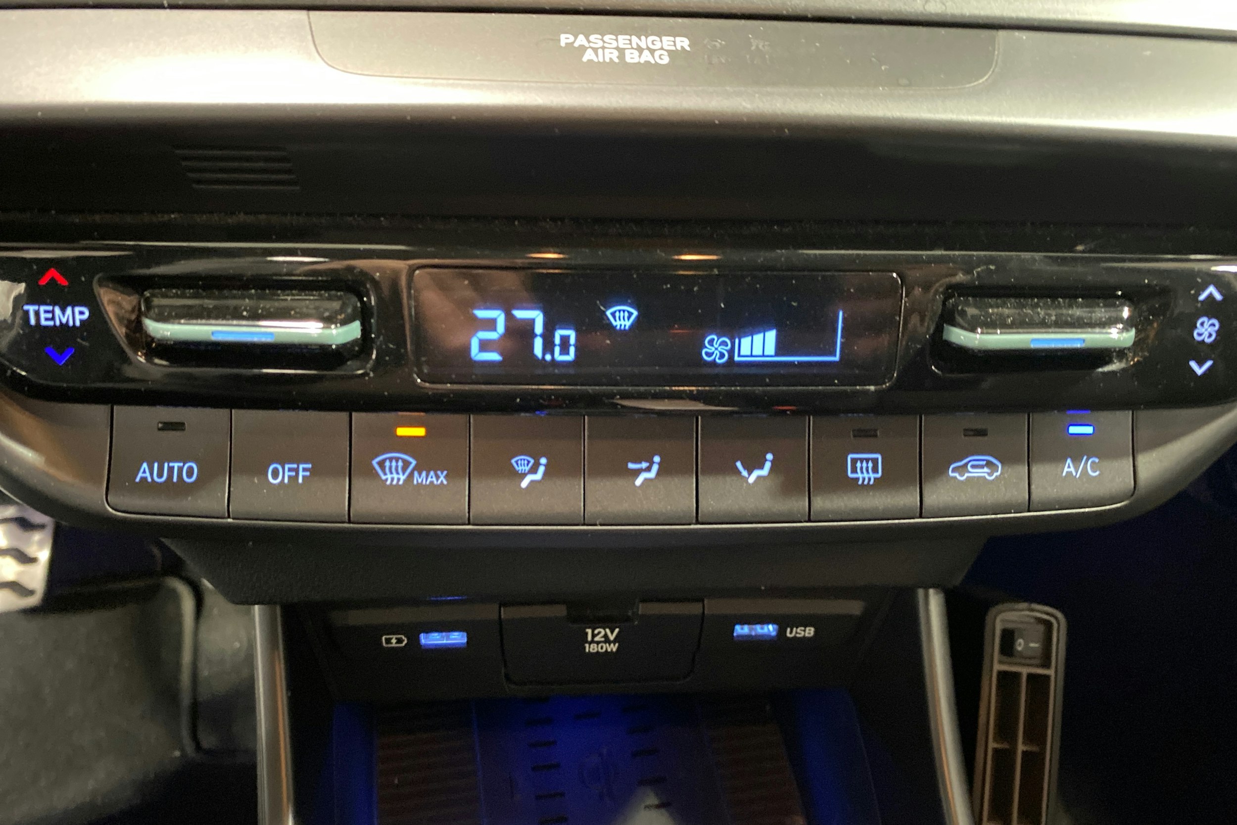 vihreä Hyundai Bayon 2022 kuva 20.