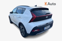 valkoinen Hyundai Bayon 2023 kuva 2.