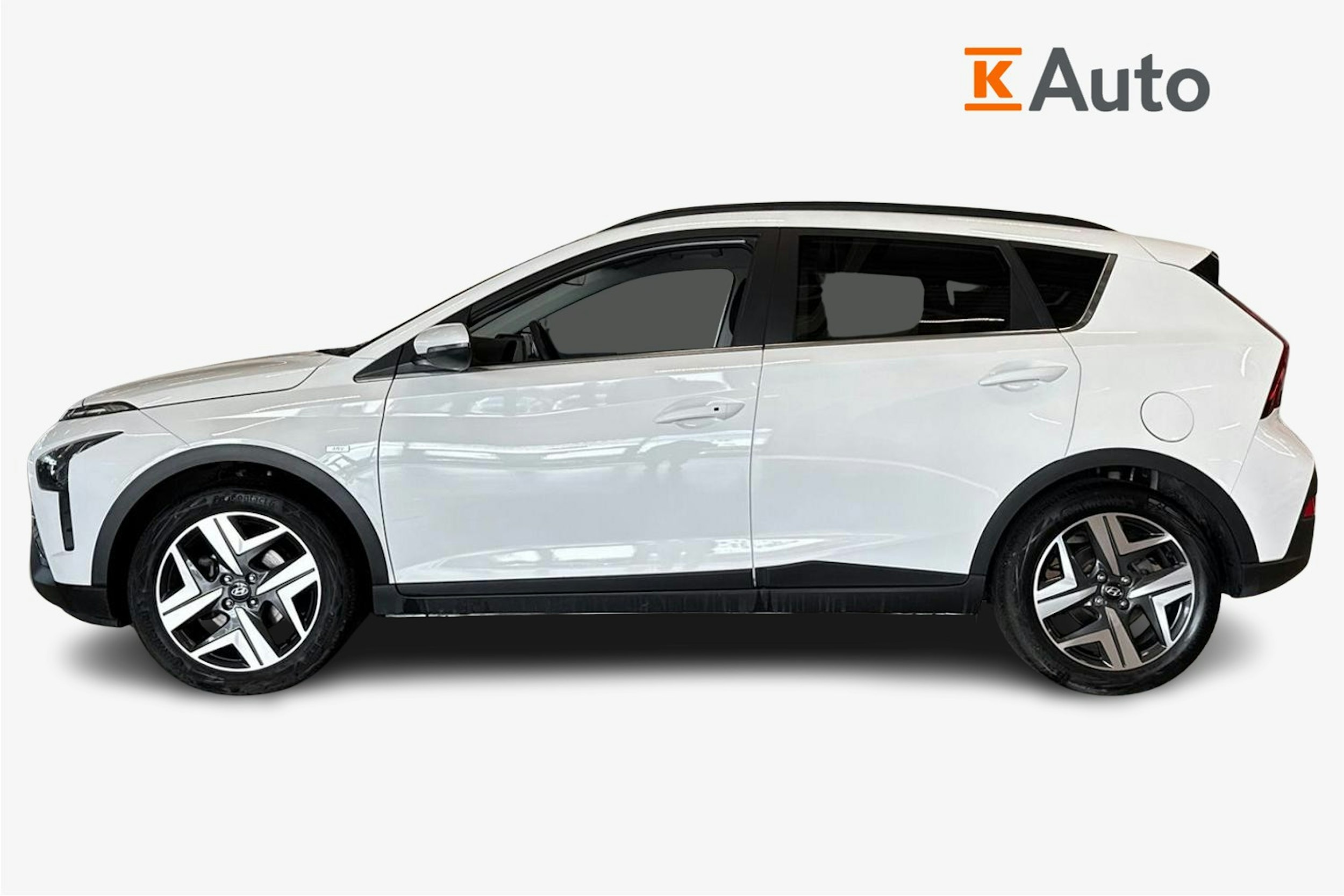 valkoinen Hyundai Bayon 2023 kuva 6.