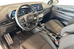 valkoinen Hyundai Bayon 2023 kuva 7.