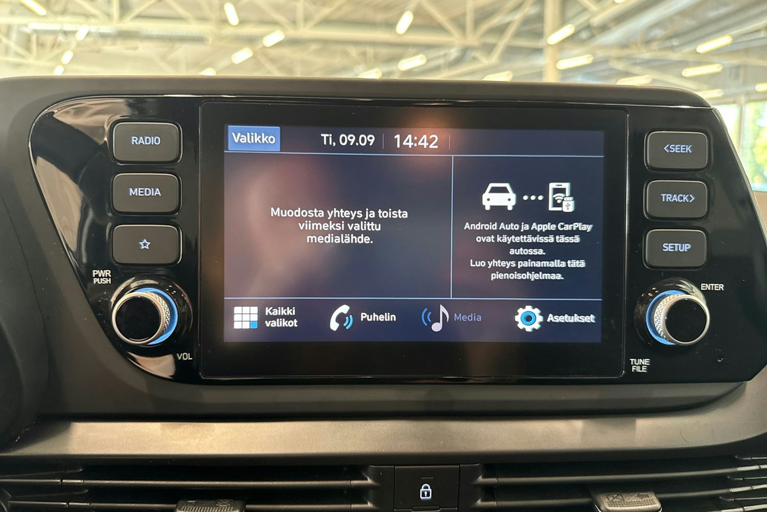 valkoinen Hyundai Bayon 2023 kuva 16.