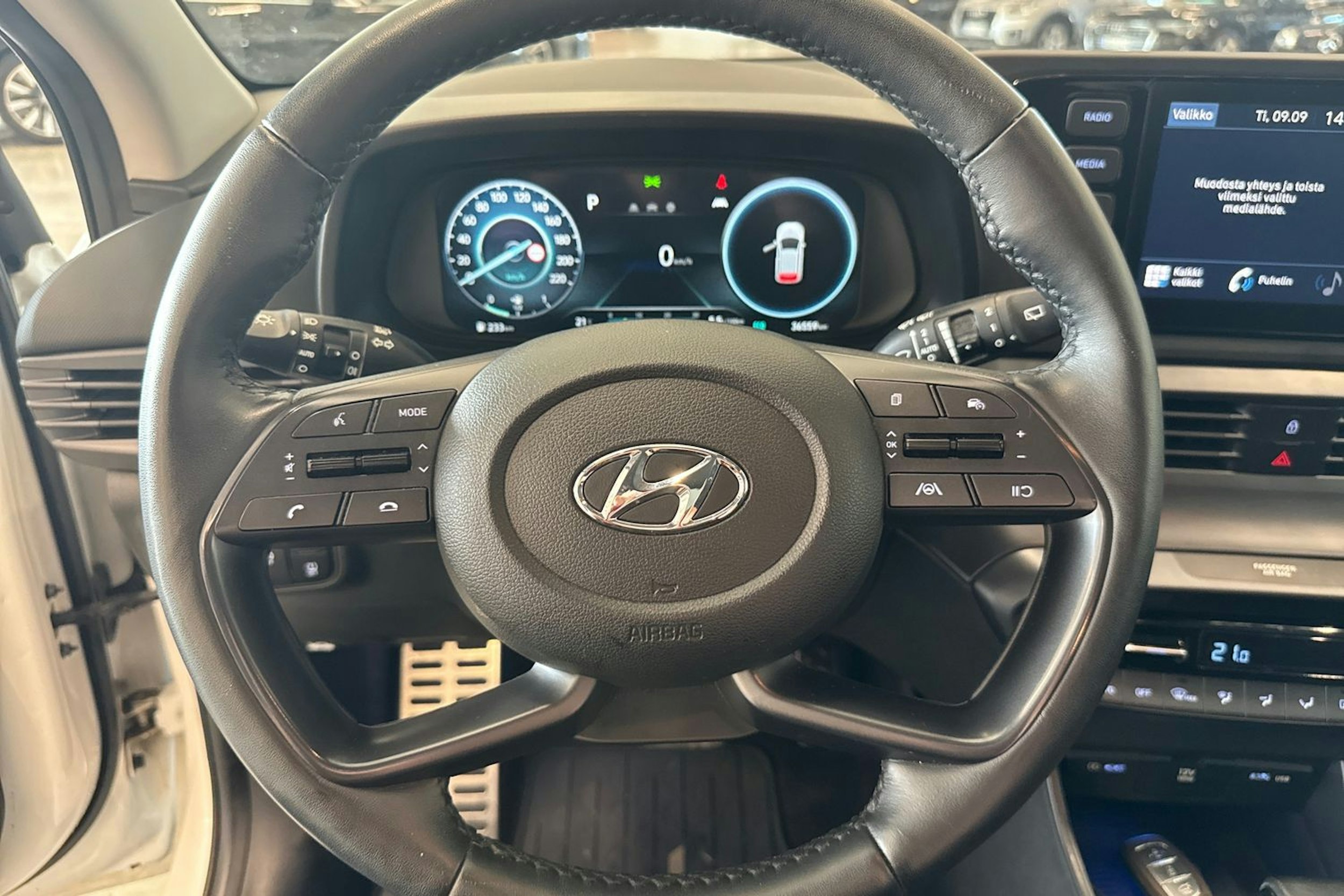 valkoinen Hyundai Bayon 2023 kuva 18.