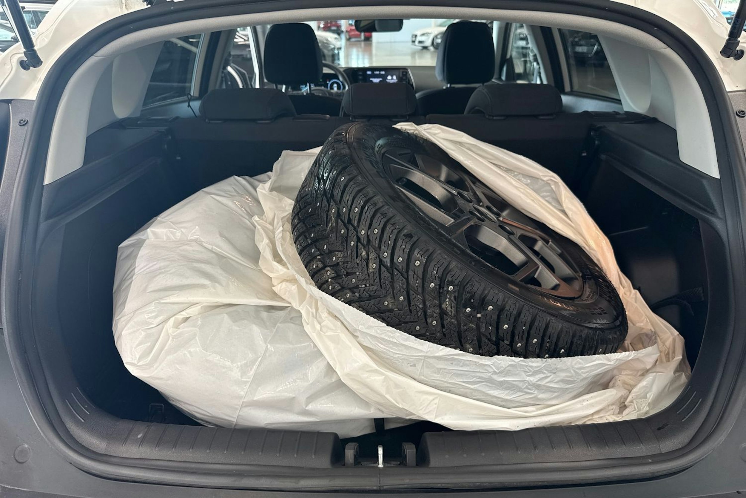 valkoinen Hyundai Bayon 2023 kuva 21.