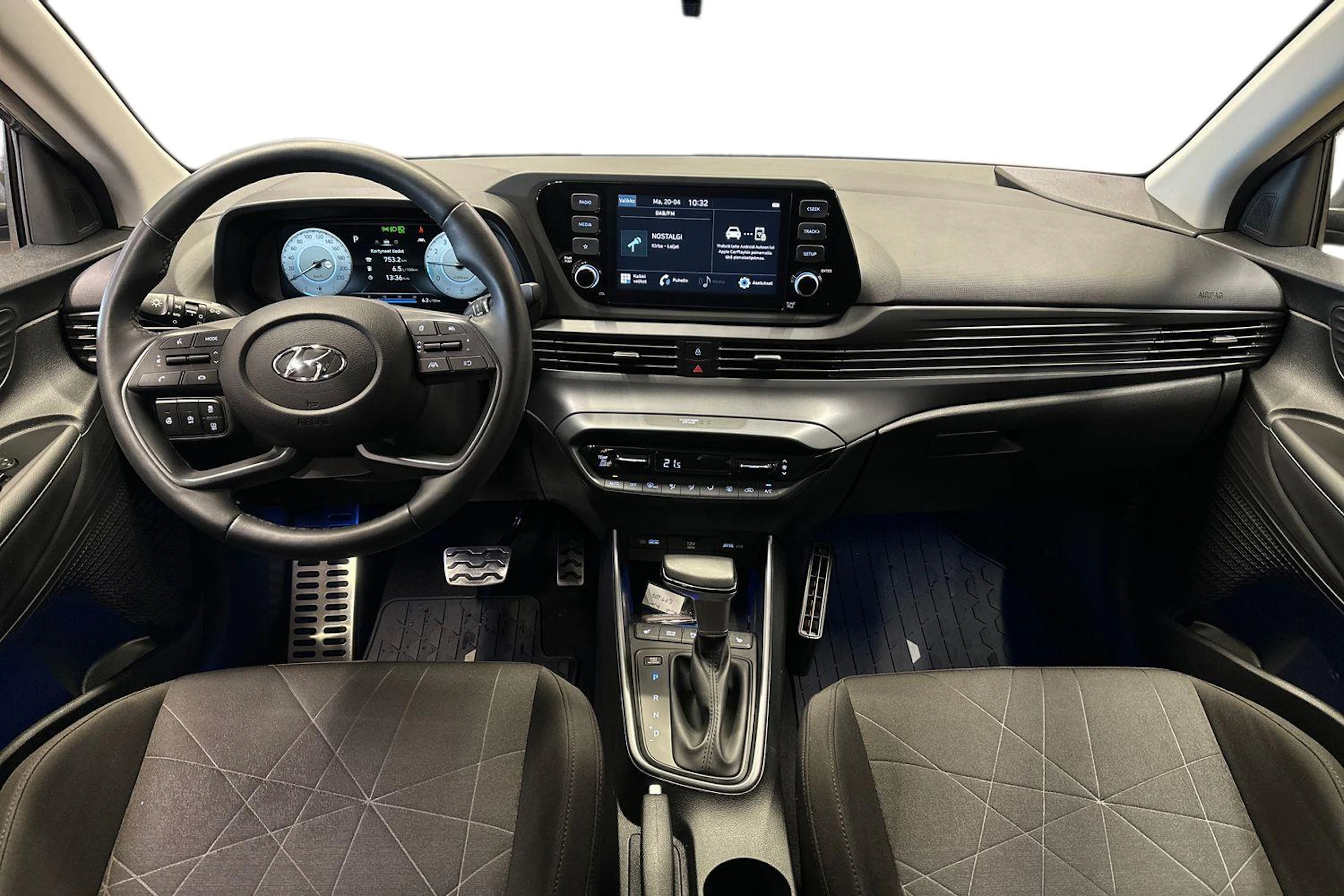 harmaa Hyundai Bayon 2024 kuva 9.