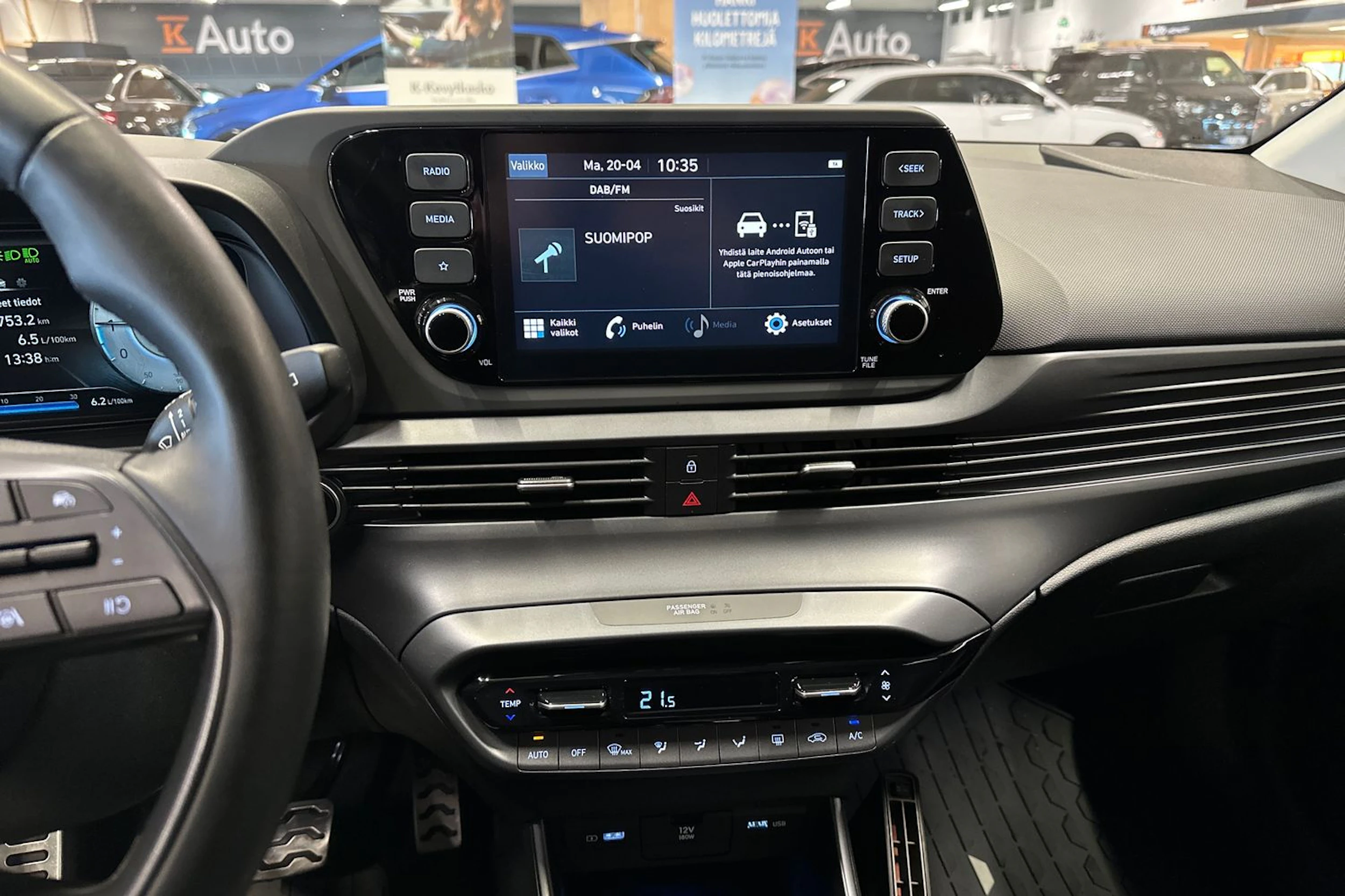 harmaa Hyundai Bayon 2024 kuva 18.