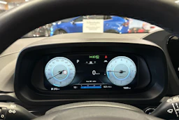 harmaa Hyundai Bayon 2024 kuva 21.