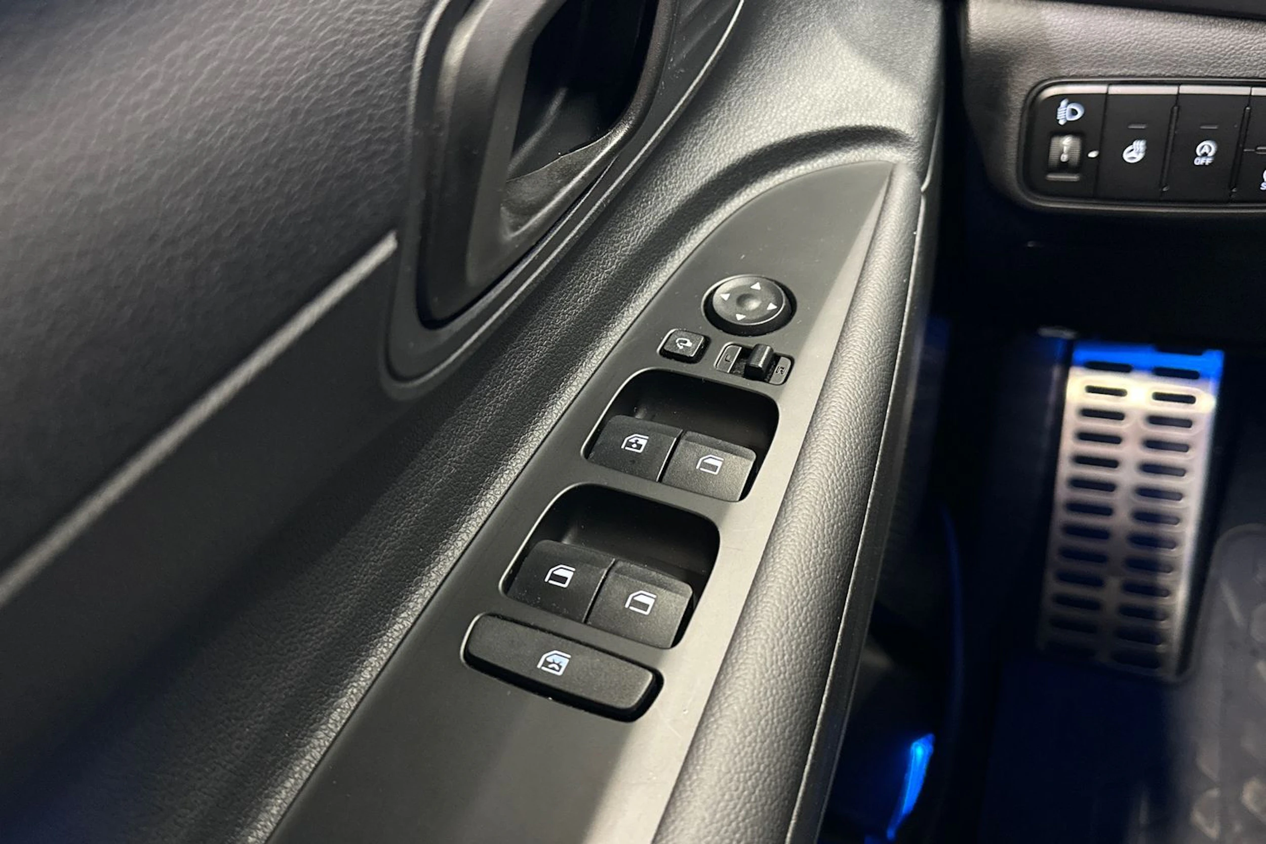 harmaa Hyundai Bayon 2024 kuva 25.