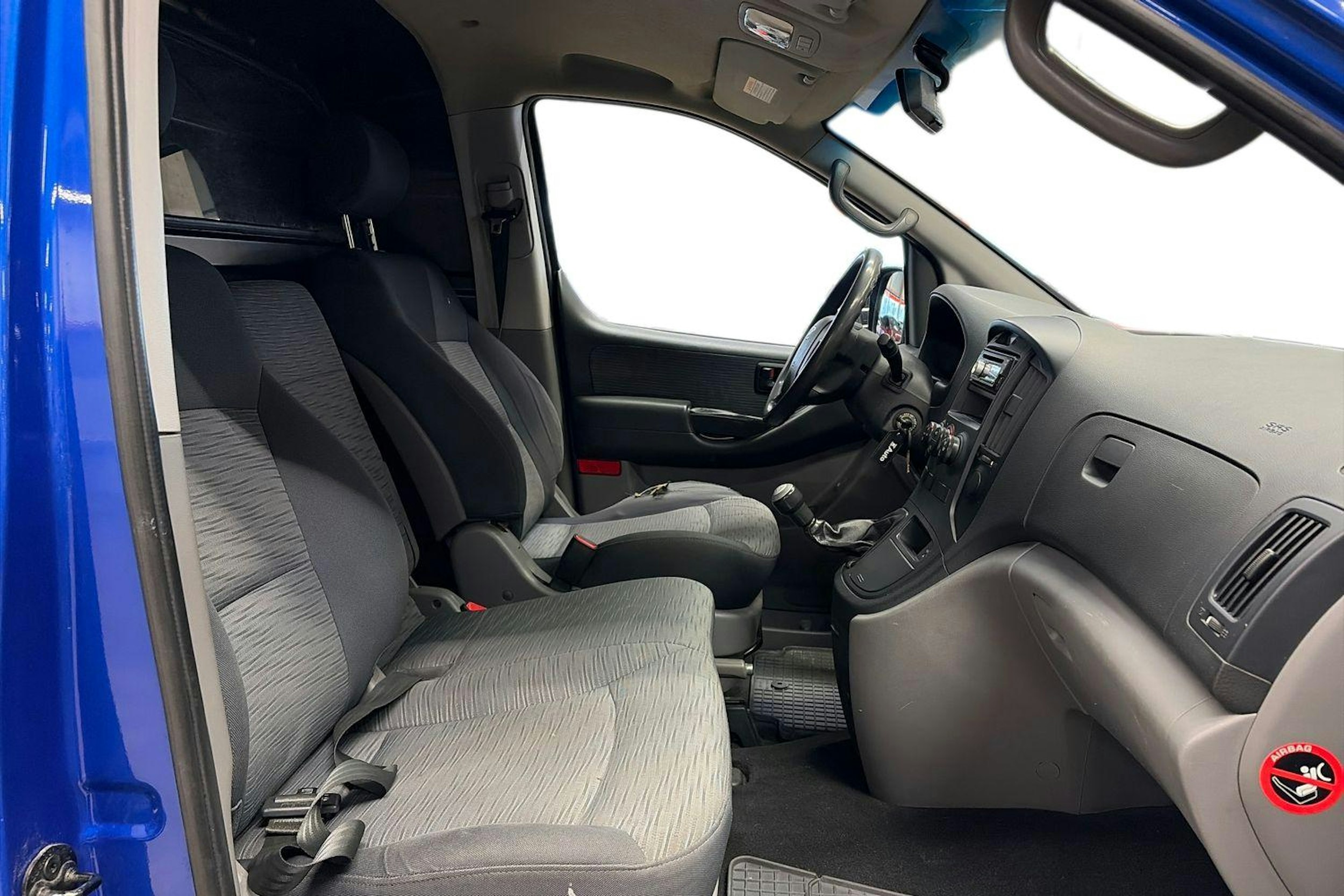 sininen Hyundai H-1 2010 kuva 11.