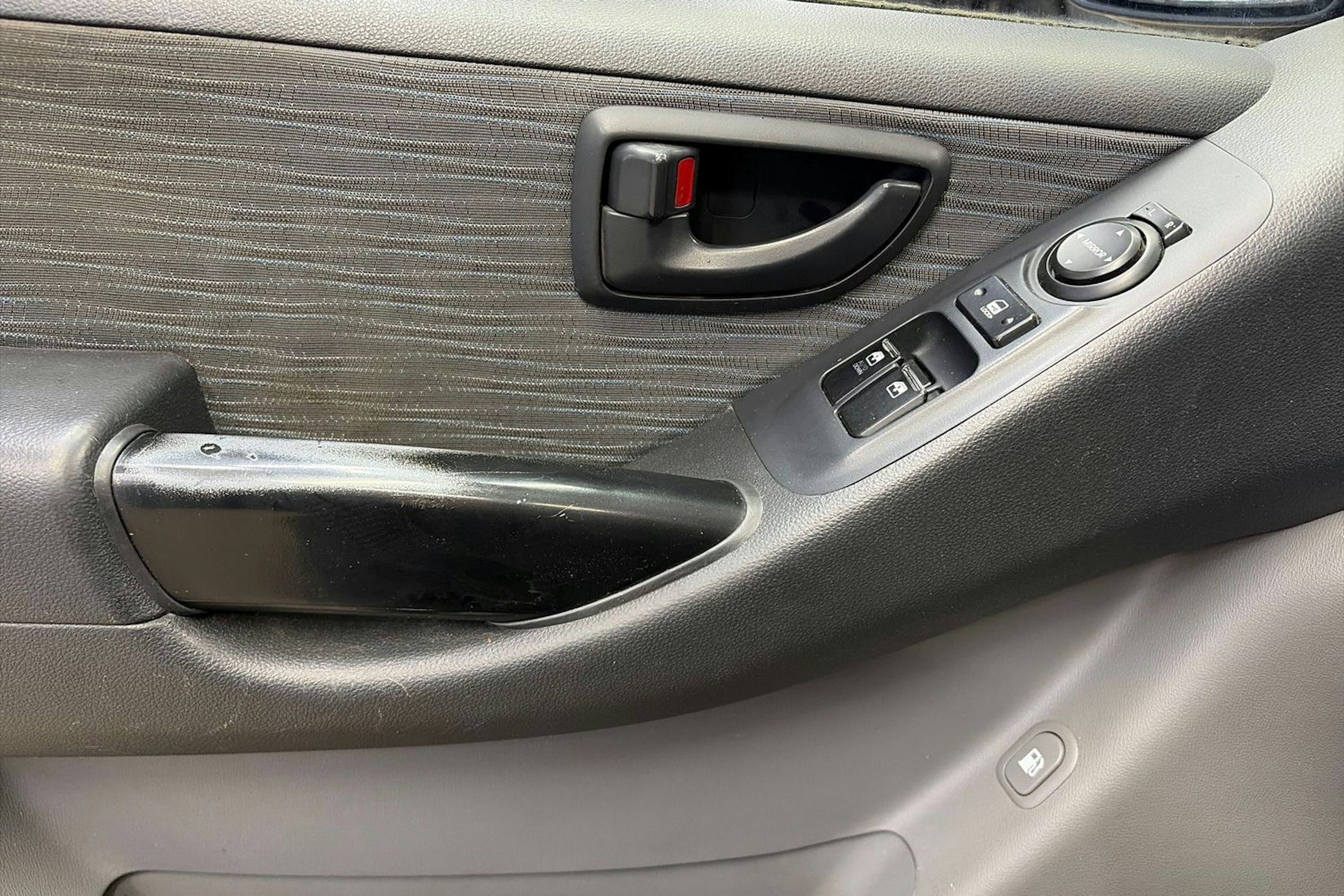 sininen Hyundai H-1 2010 kuva 18.