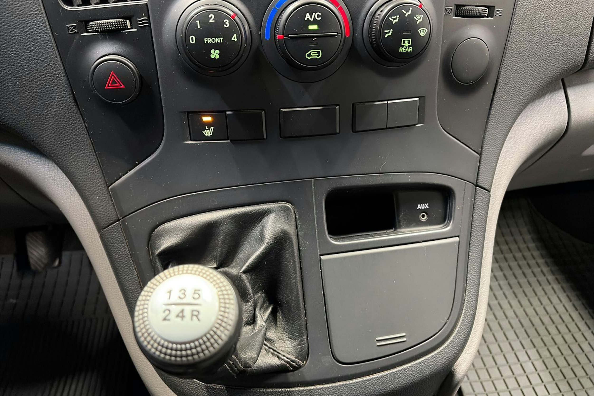 sininen Hyundai H-1 2010 kuva 22.